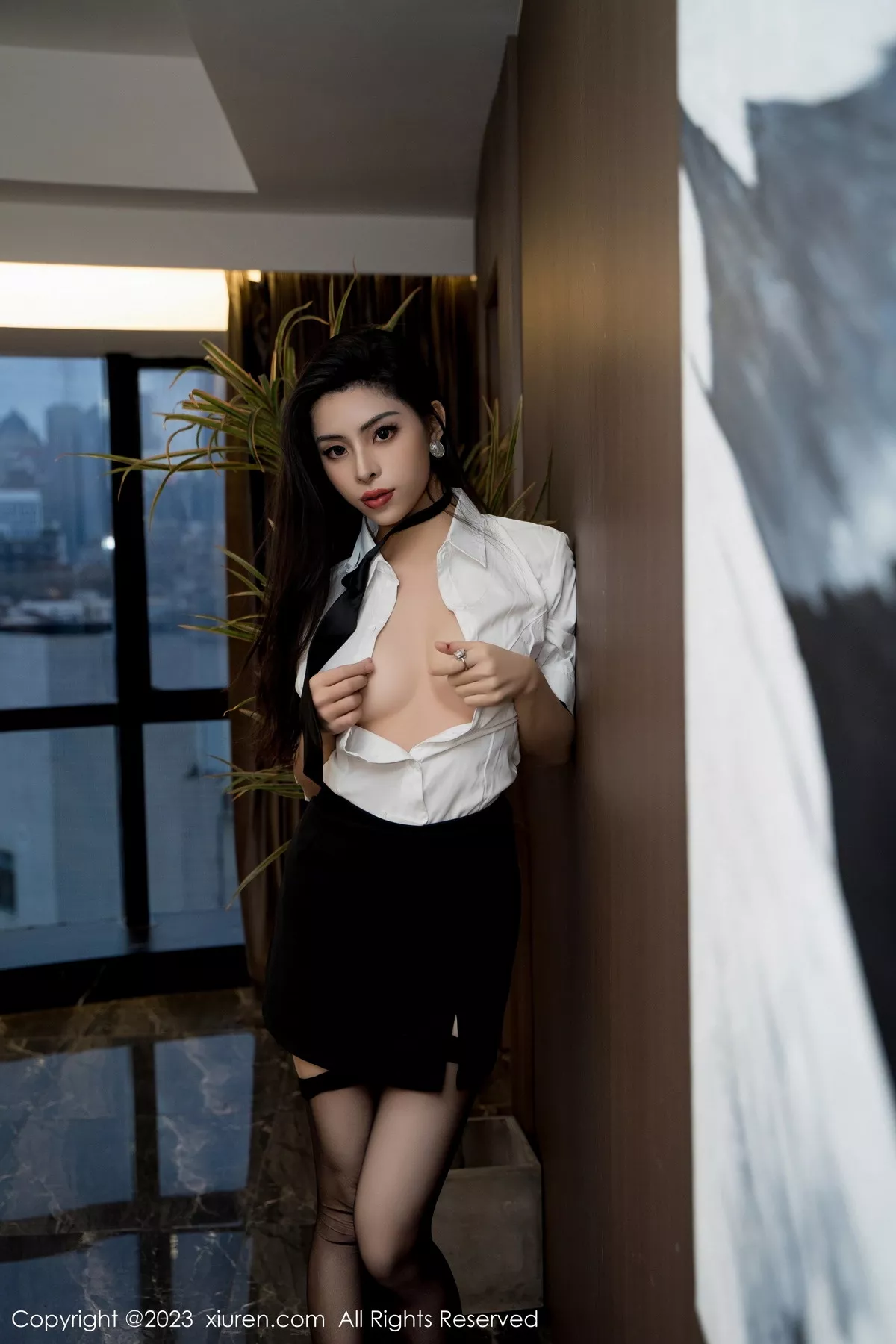 [XiuRen秀人网] 2023.10.11 No.7489 王薇薇 短裙美腿 [85P] NO.3