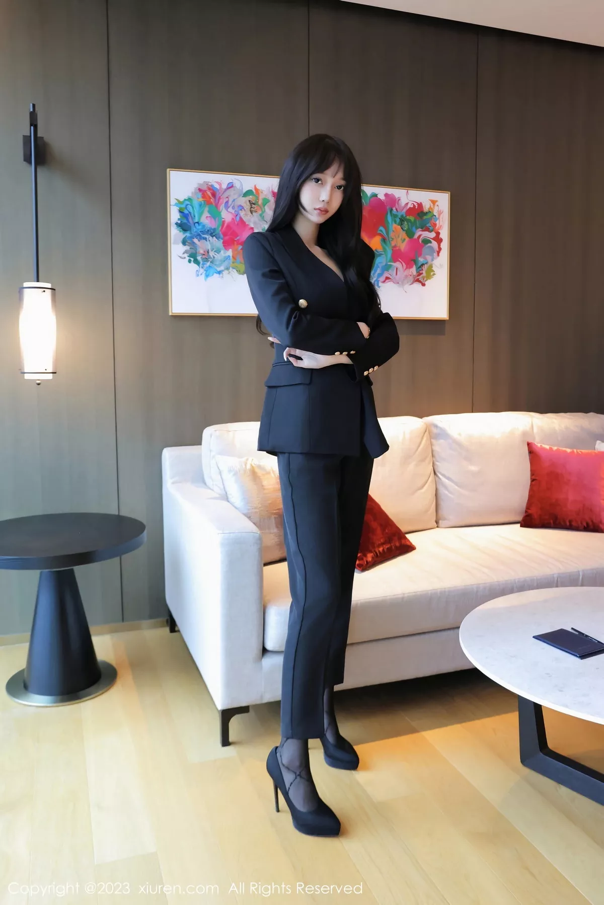 [XiuRen秀人网] 2023.10.13 No.7502 玥儿玥er 制服美腿 [78P] NO.1