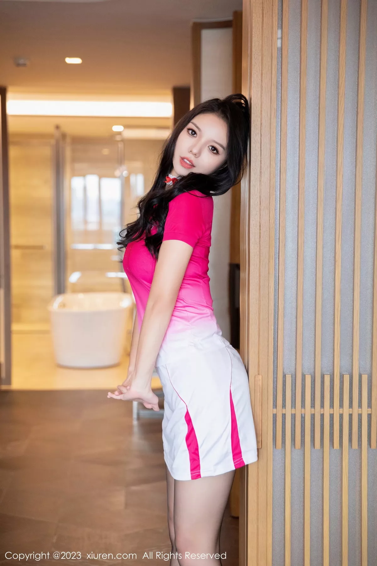 [XiuRen秀人网] 2023.10.17 No.7518 大美妞儿 丝袜美臀 [73P] NO.1