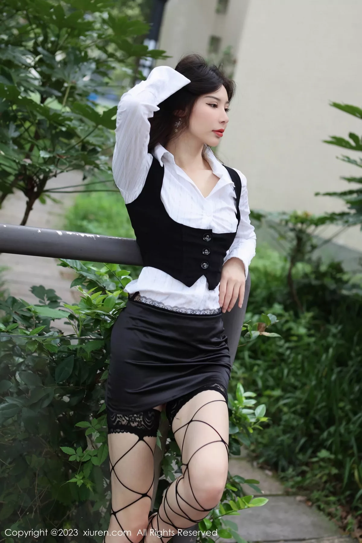 [XiuRen秀人网] 2023.10.18 No.7525 曼柔 妩媚美腿 [78P] NO.7