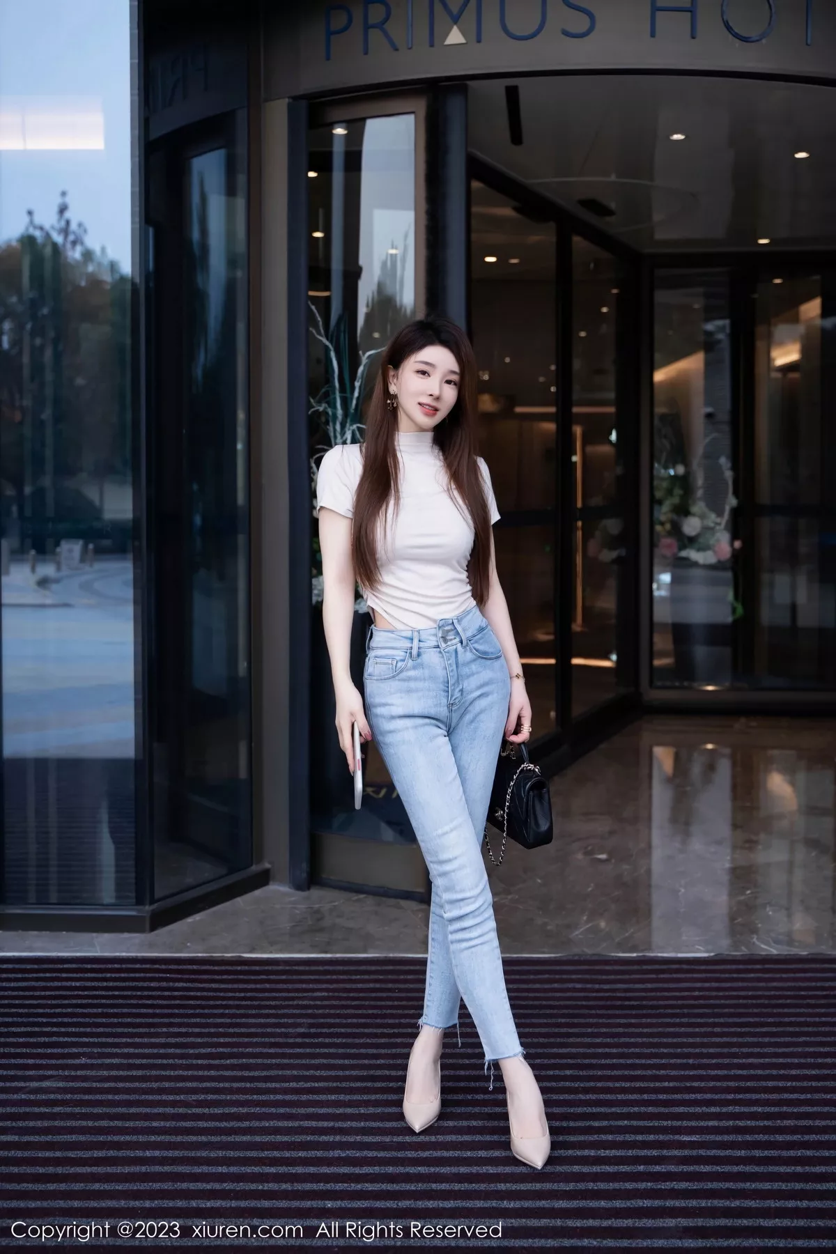 [XiuRen秀人网] 2023.10.31 No.7586 雨儿baby 牛仔裤美腿 [71P] NO.6