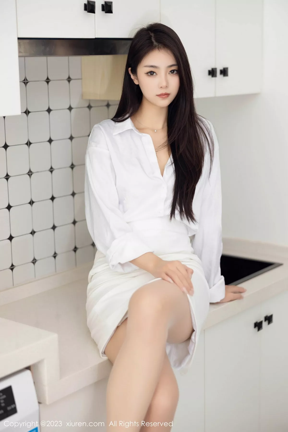 [XiuRen秀人网] 2023.11.02 No.7601 可乐Vicky 美腿短裙 [95P] NO.9