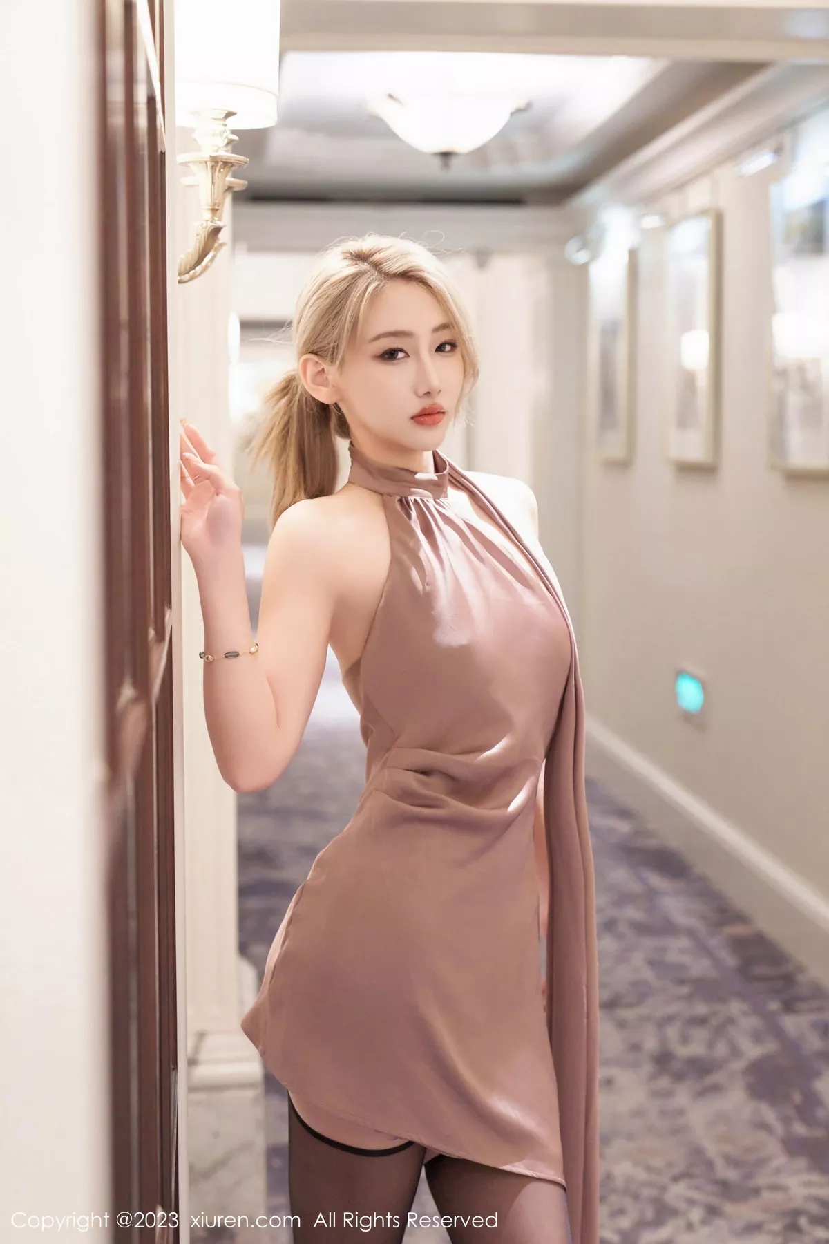 [XiuRen秀人网] 2023.11.02 No.7603 沈青黛 黑丝美腿 [100P] NO.9