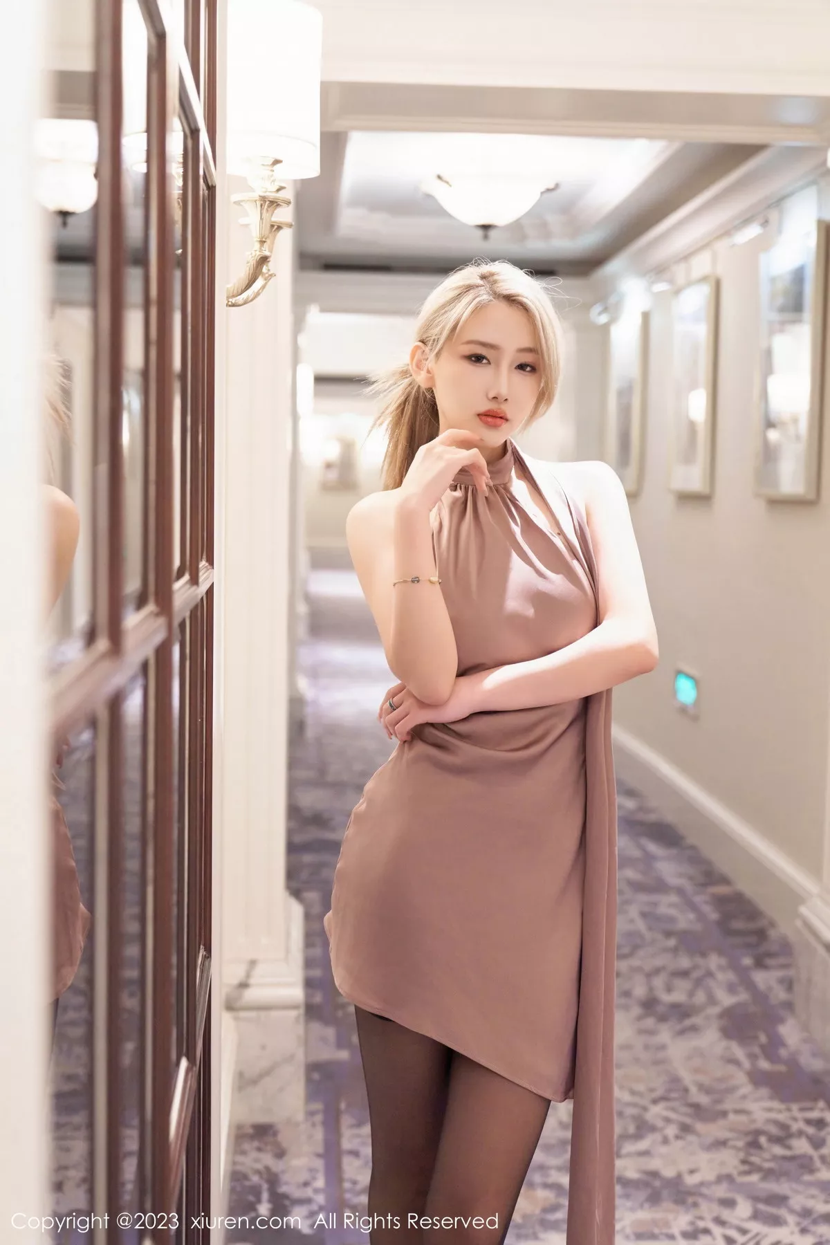 [XiuRen秀人网] 2023.11.02 No.7603 沈青黛 黑丝美腿 [100P] NO.10