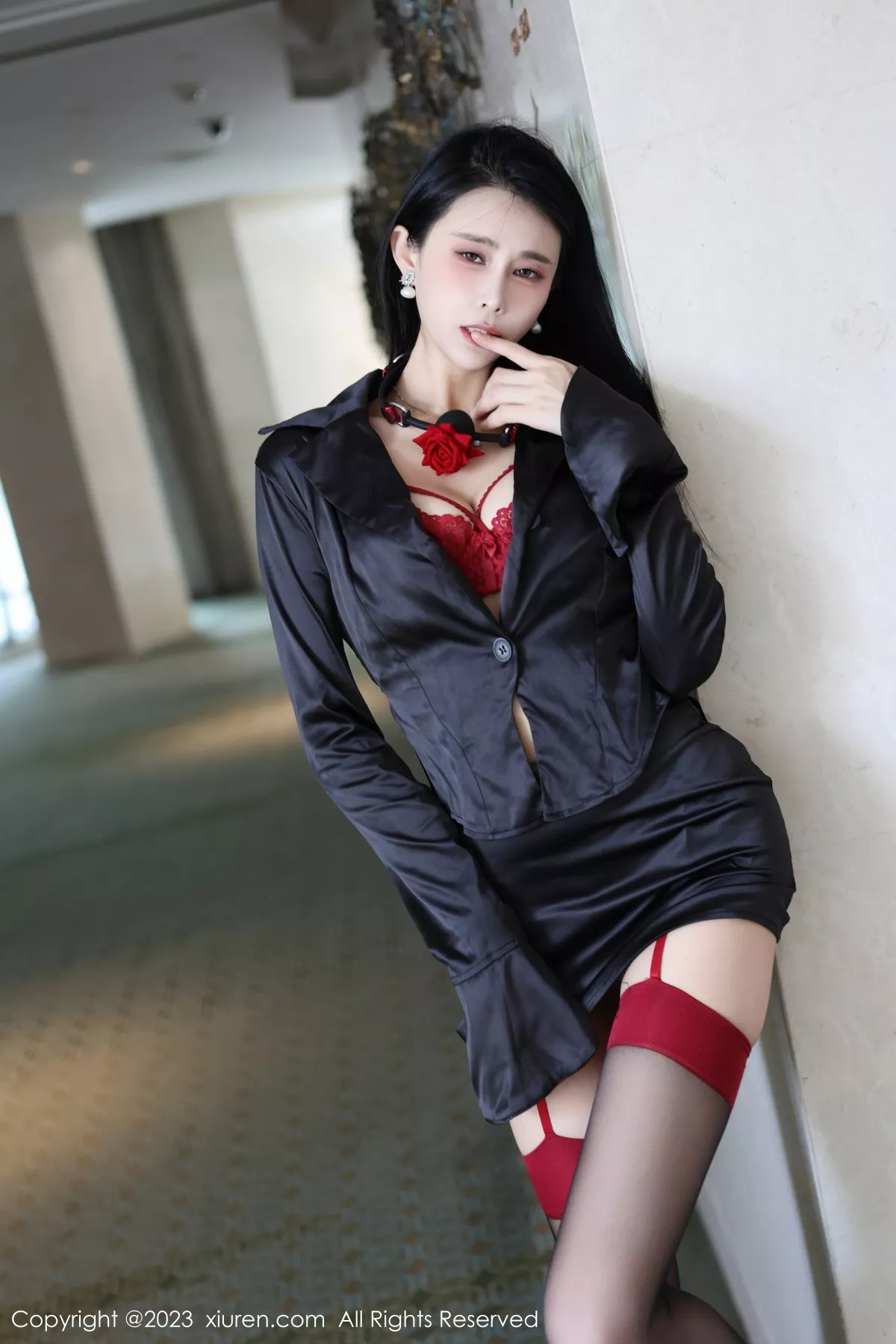 [XiuRen秀人网] 2023.11.08 No.7630 草莓mm 黑丝美腿 [69P] NO.8