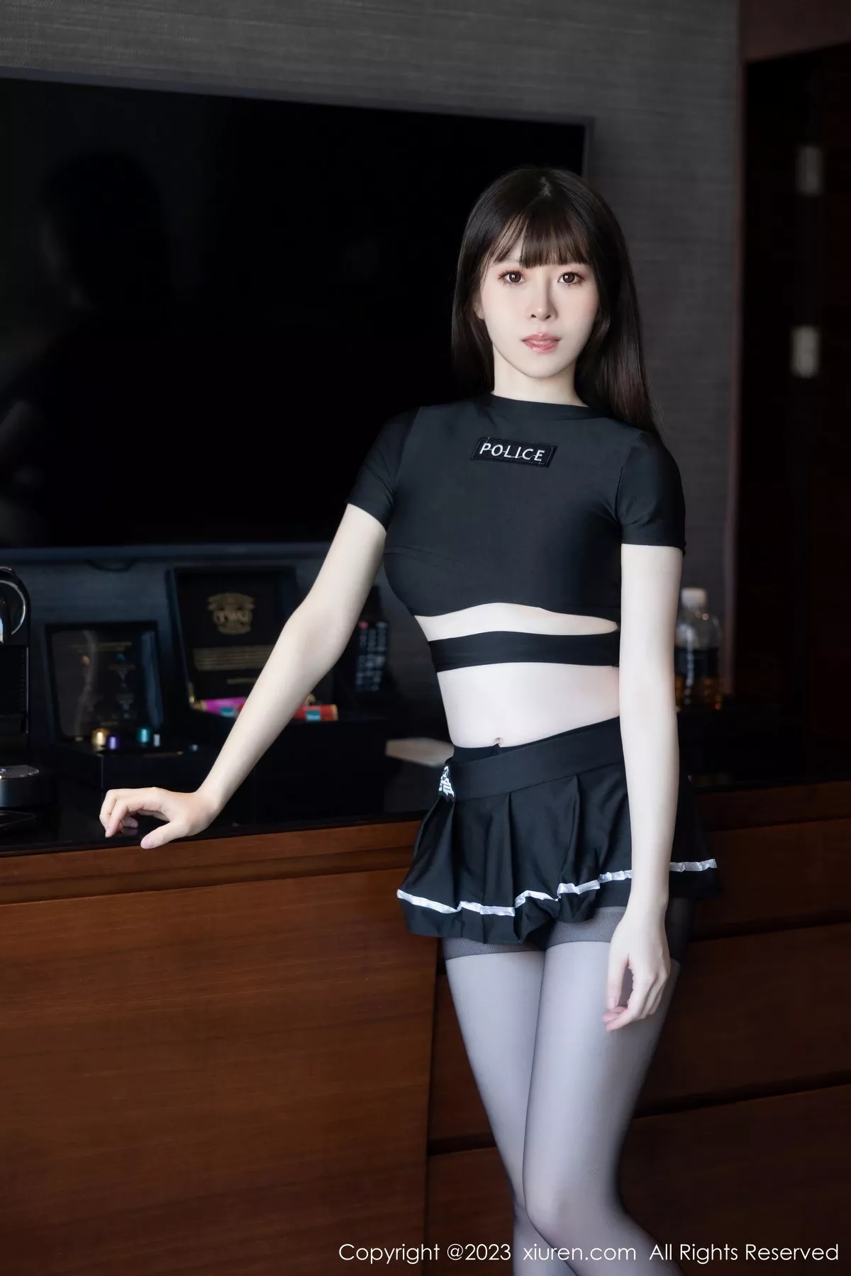 [XiuRen秀人网] 2023.11.09 No.7637 林悠悠 短裙美腿 [98P] NO.1