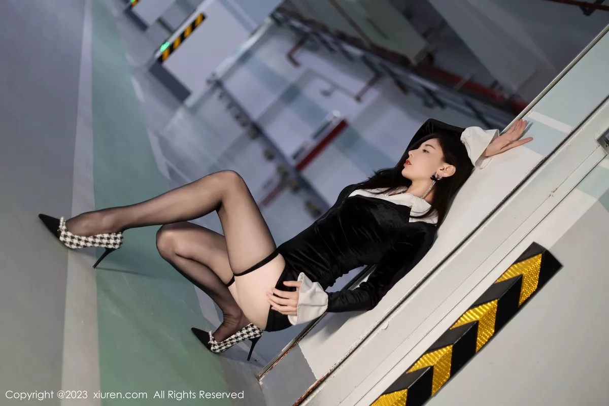 [XiuRen秀人网] 2023.11.09 No.7634 曼柔 黑丝美腿 [66P] NO.5