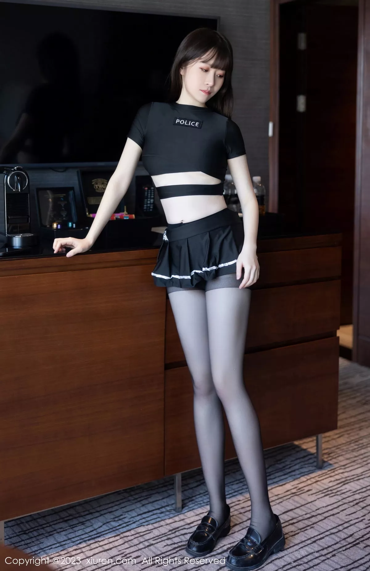 [XiuRen秀人网] 2023.11.09 No.7637 林悠悠 短裙美腿 [98P] NO.2