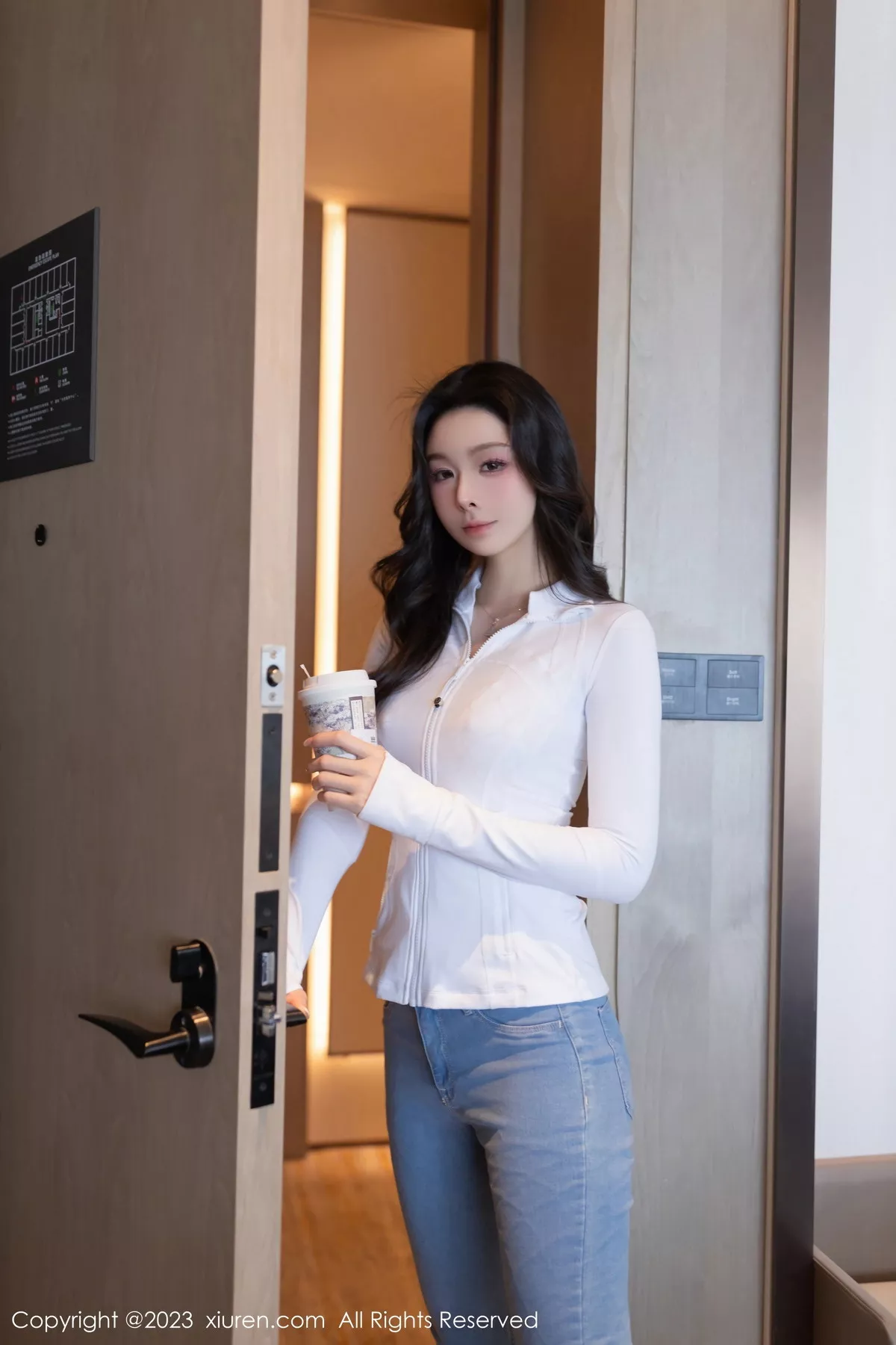 [XiuRen秀人网] 2023.11.09 No.7639 小逗逗 日本旅拍 [80P] NO.1