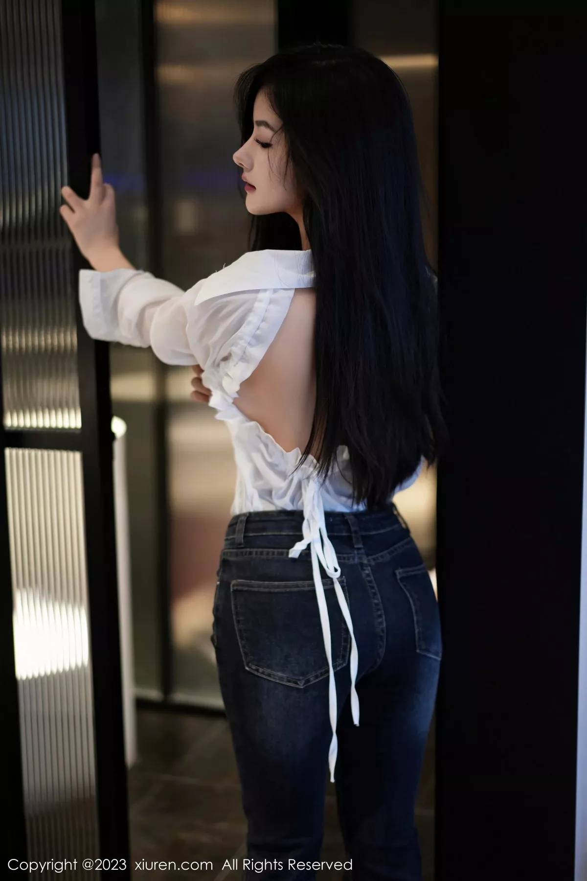 [XiuRen秀人网] 2023.11.10 No.7645 谭小灵 牛仔裤美腿 [106P] NO.10