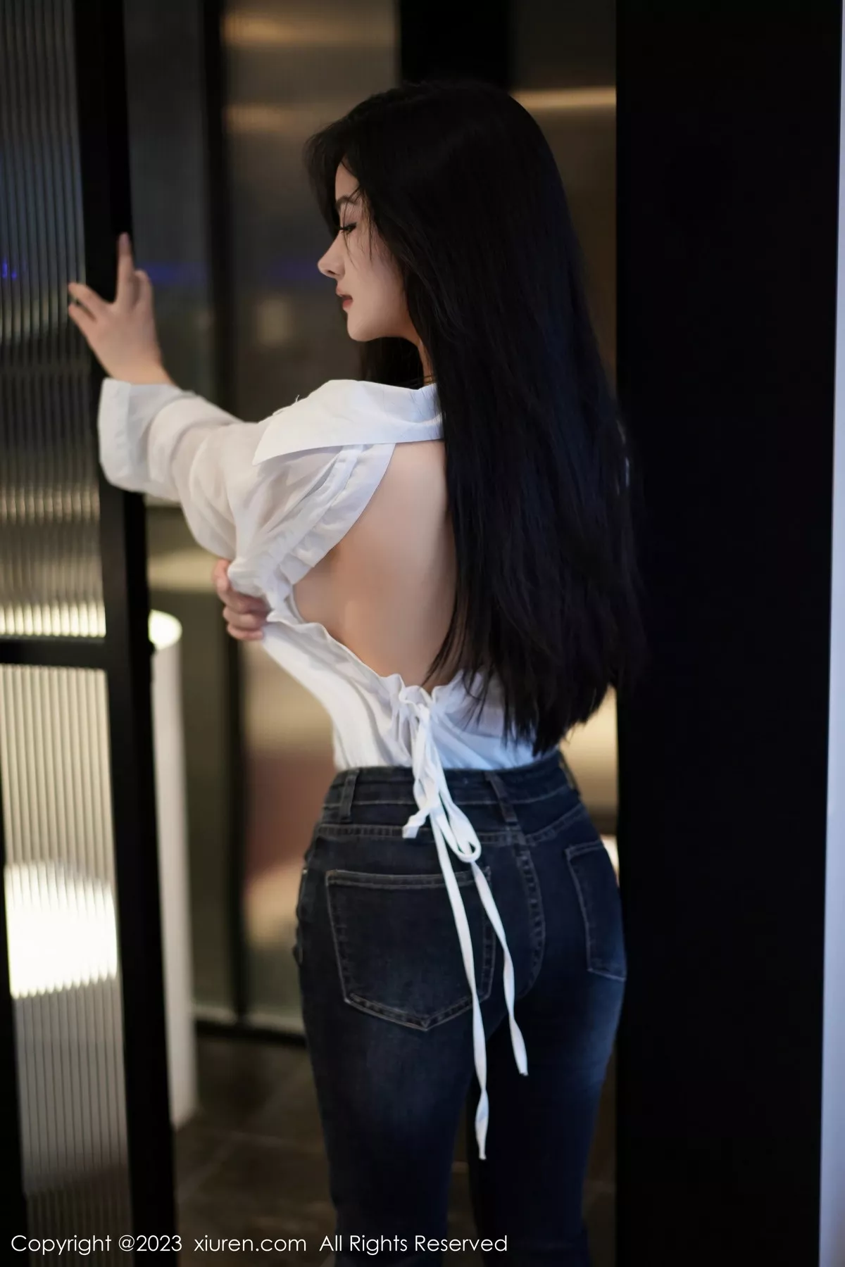 [XiuRen秀人网] 2023.11.10 No.7645 谭小灵 牛仔裤美腿 [106P] NO.9