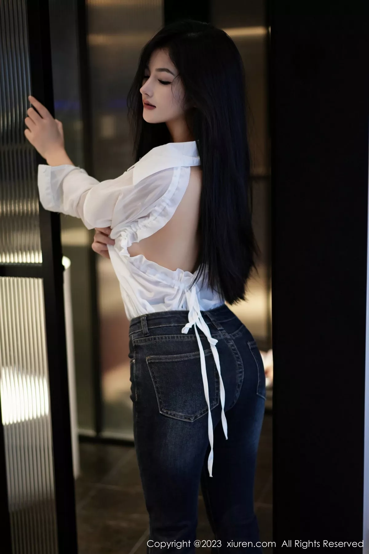 [XiuRen秀人网] 2023.11.10 No.7645 谭小灵 牛仔裤美腿 [106P] NO.12