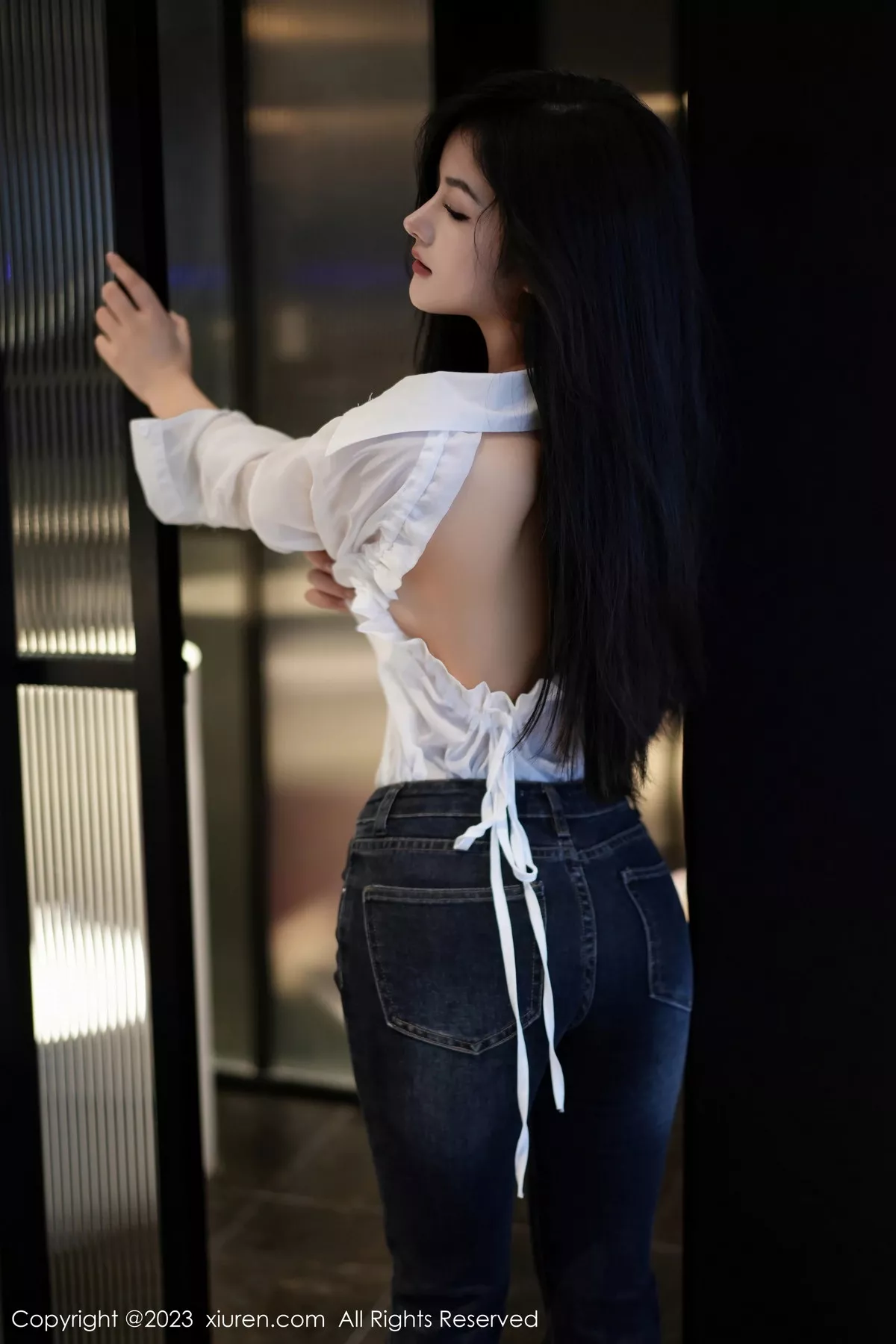 [XiuRen秀人网] 2023.11.10 No.7645 谭小灵 牛仔裤美腿 [106P] NO.11