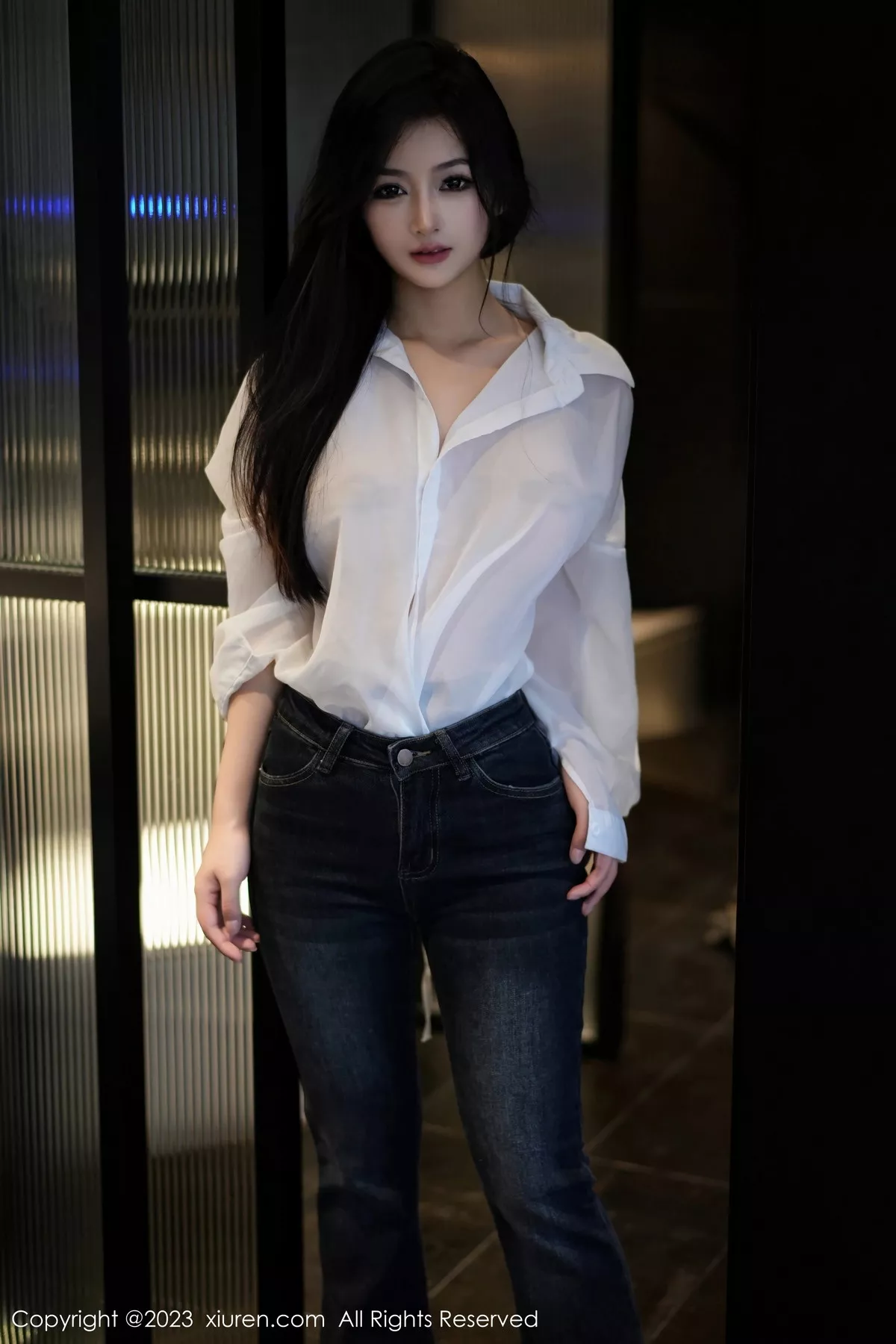 [XiuRen秀人网] 2023.11.10 No.7645 谭小灵 牛仔裤美腿 [106P] NO.1