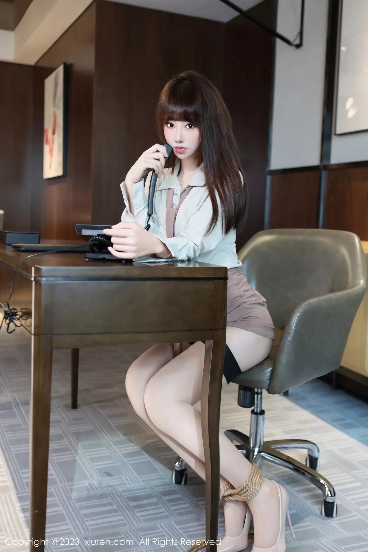 [XiuRen秀人网] 2023.11.10 No.7643 白笑笑 短裙美腿 [82P] NO.4