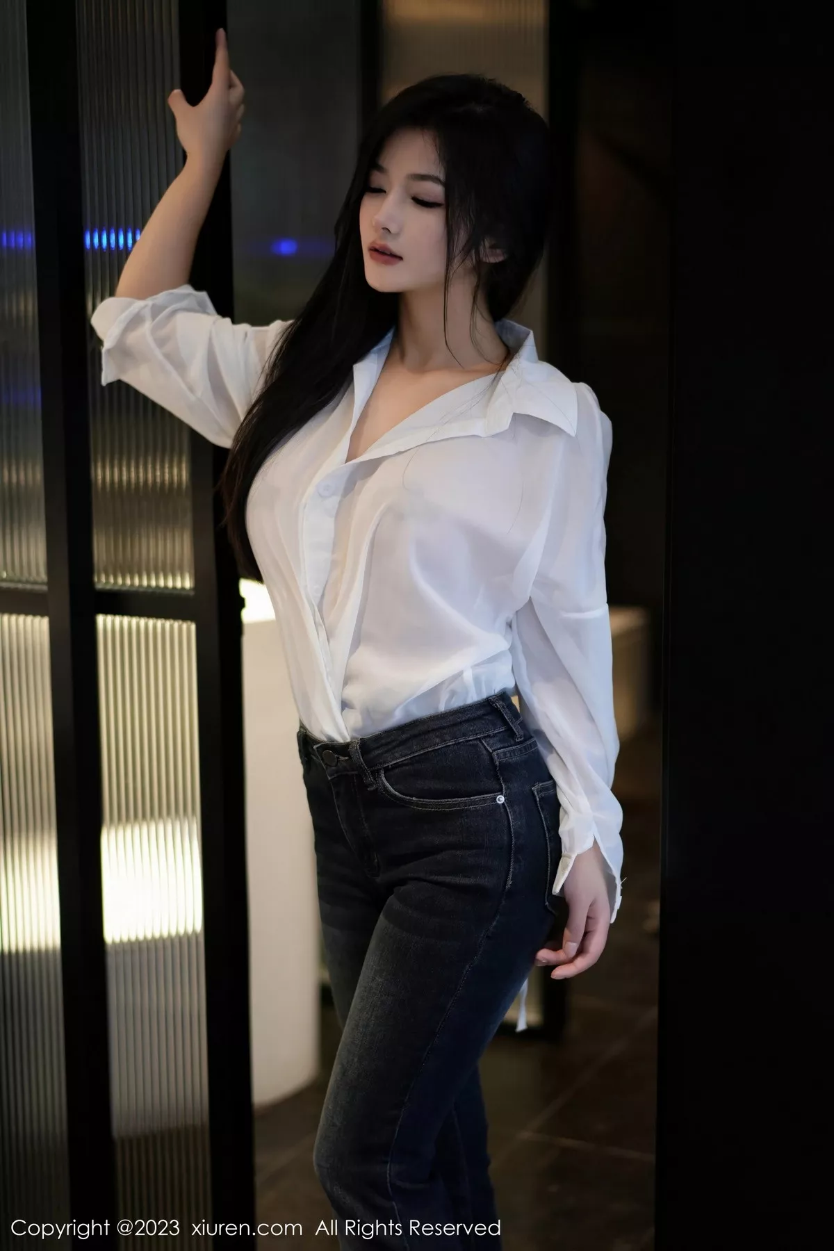 [XiuRen秀人网] 2023.11.10 No.7645 谭小灵 牛仔裤美腿 [106P] NO.2