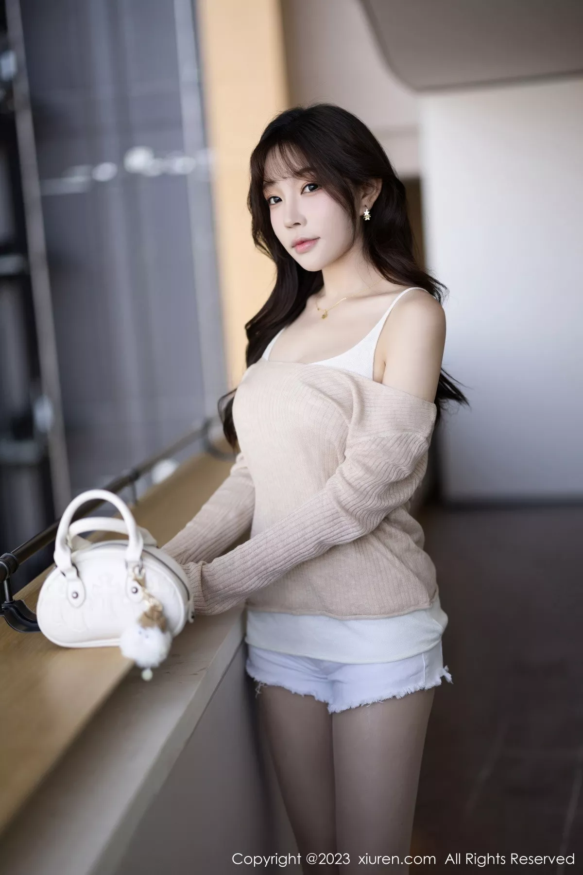 [XiuRen秀人网] 2023.11.10 No.7647 徐莉芝Booty 丝袜美腿 [82P] NO.1