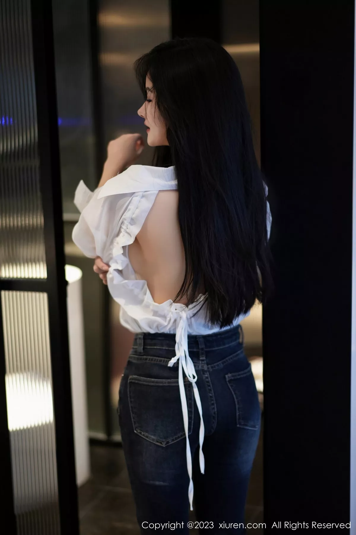 [XiuRen秀人网] 2023.11.10 No.7645 谭小灵 牛仔裤美腿 [106P] NO.8