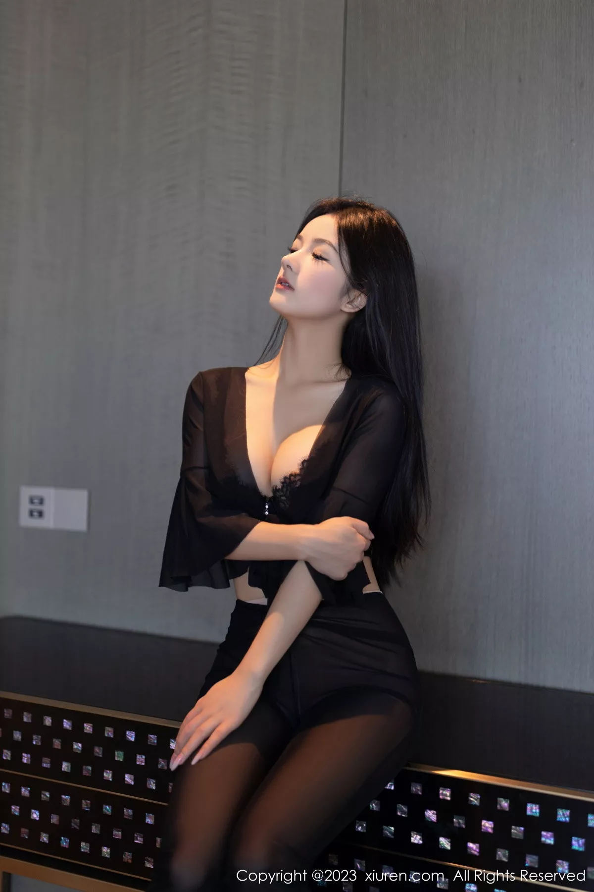 [XiuRen秀人网] 2023.11.14 No.7660 谭小灵 黑丝美腿 [80P] NO.9