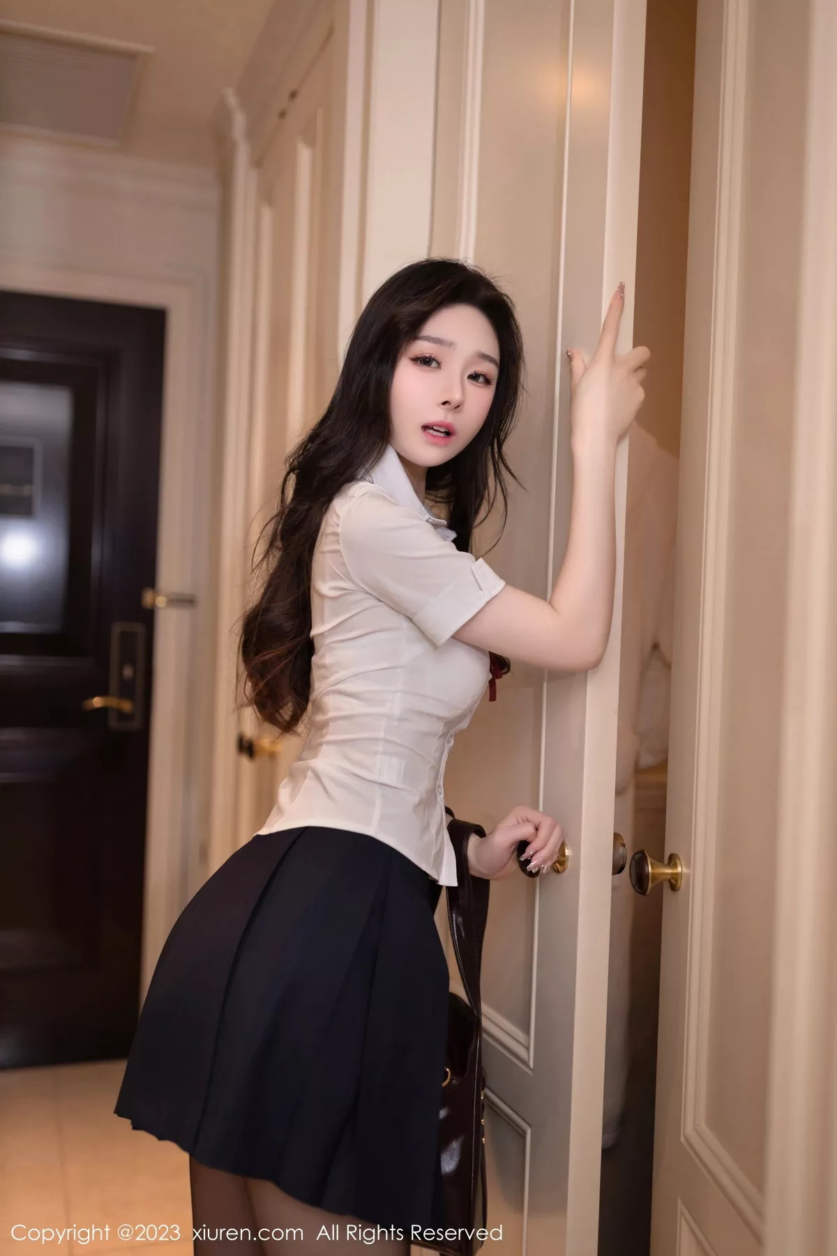 [XiuRen秀人网] 2023.11.16 No.7674 小逗逗 短裙黑丝 [80P] NO.8