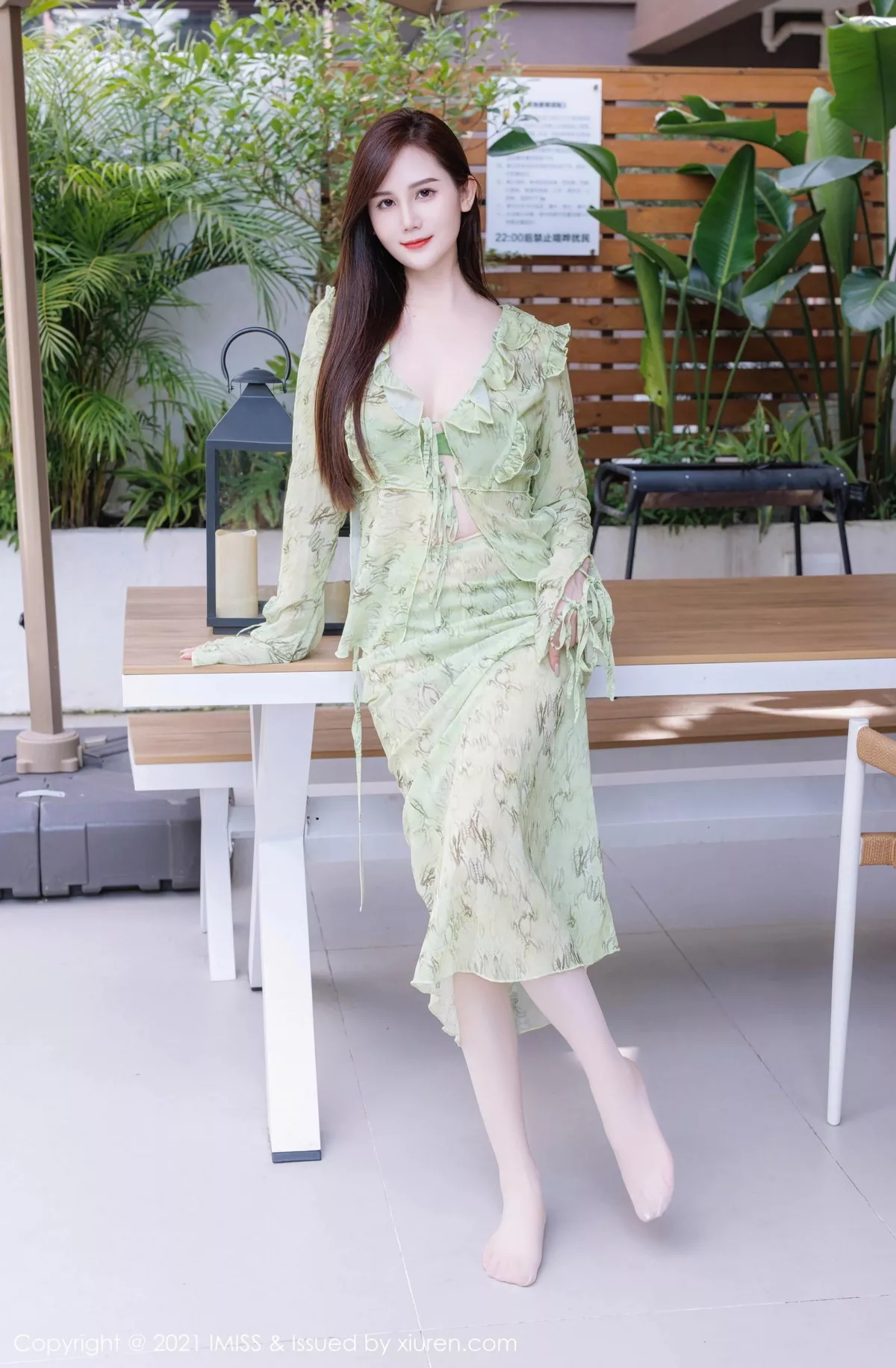 [IMISS爱蜜社] 2023.10.23 VOL.758 sisy思 美腿长裙 [40P] NO.2
