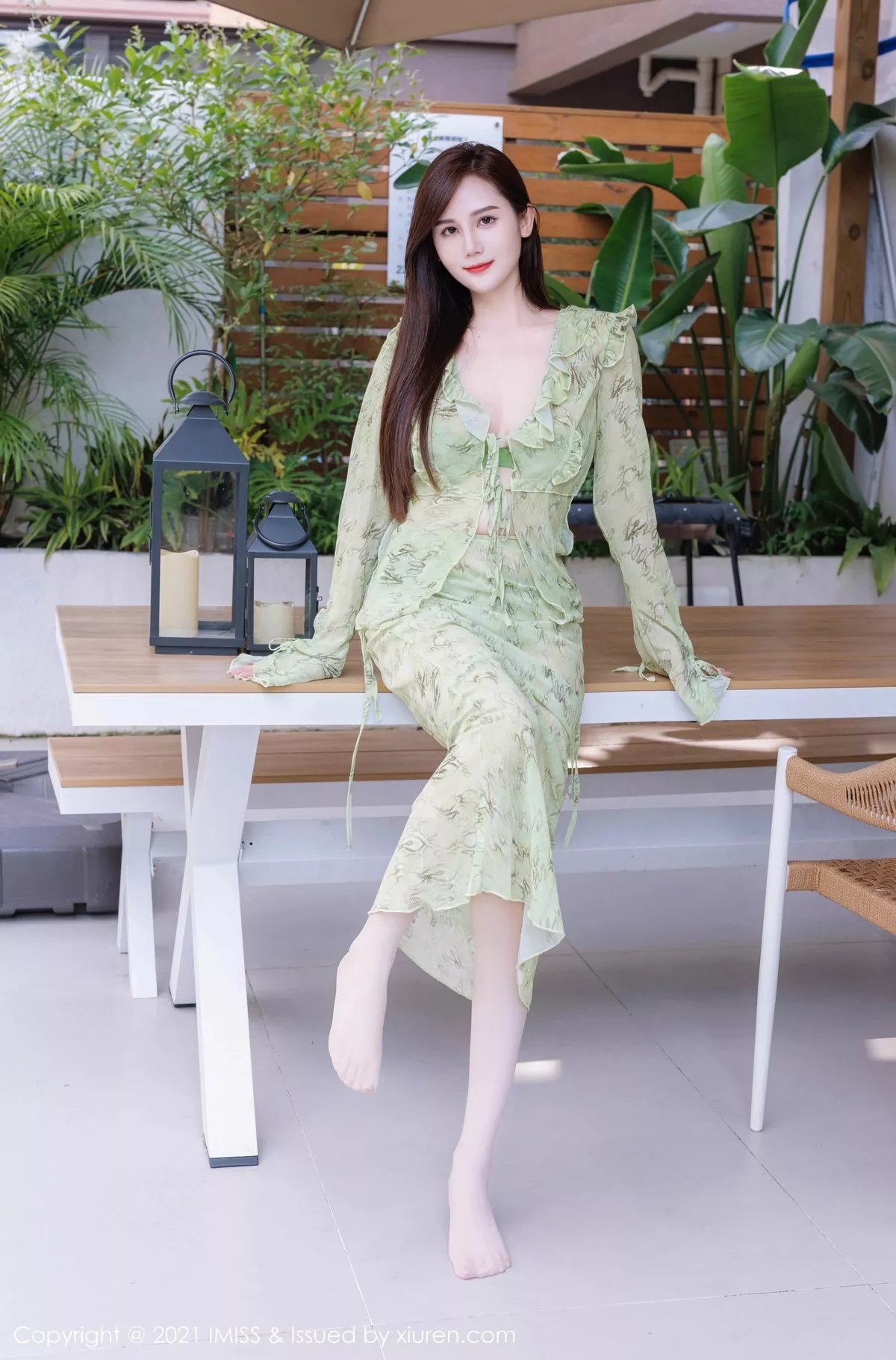 [IMISS爱蜜社] 2023.10.23 VOL.758 sisy思 美腿长裙 [40P] NO.4