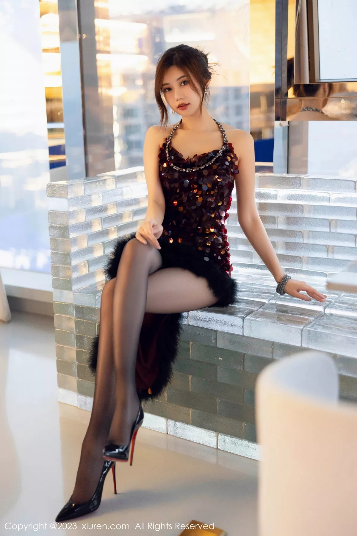 [XiuRen秀人网] 2023.11.17 No.7679 绮里嘉ula 长裙美腿 [98P] NO.11