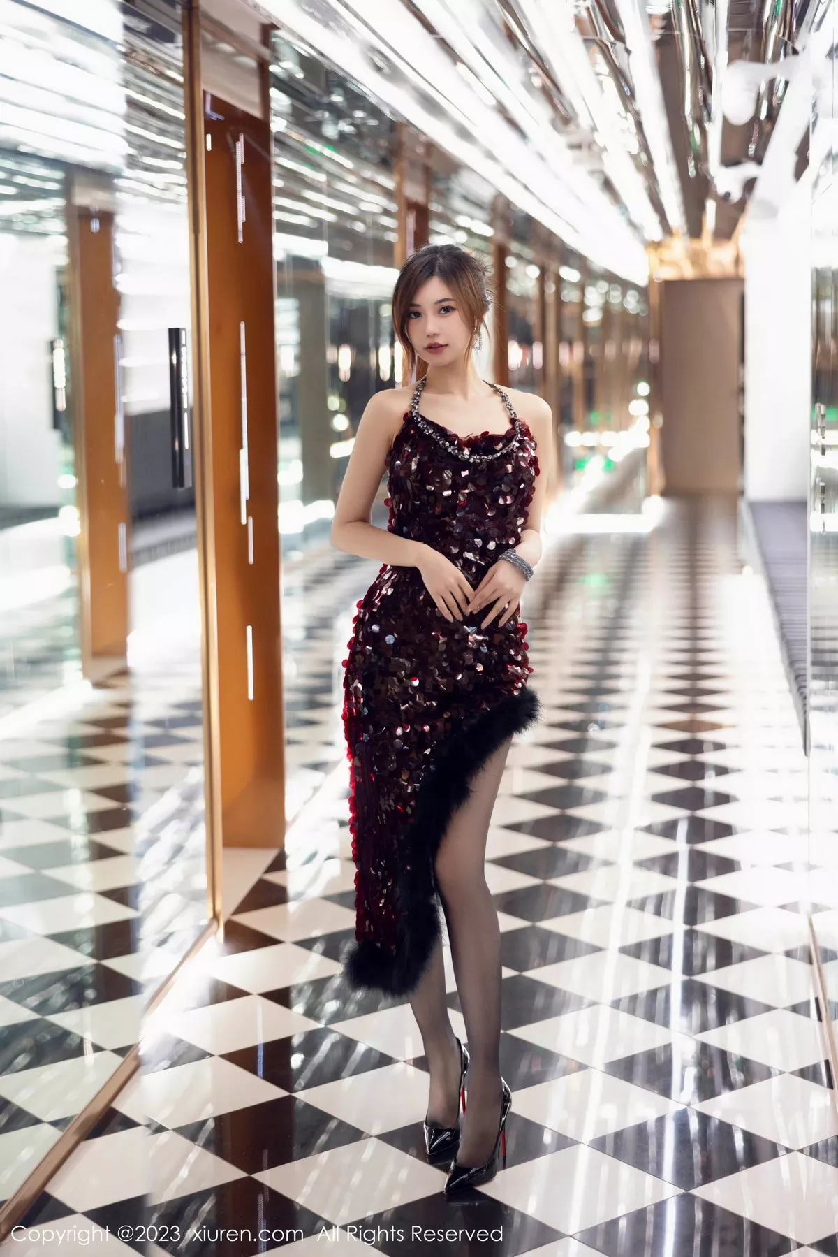 [XiuRen秀人网] 2023.11.17 No.7679 绮里嘉ula 长裙美腿 [98P] NO.1