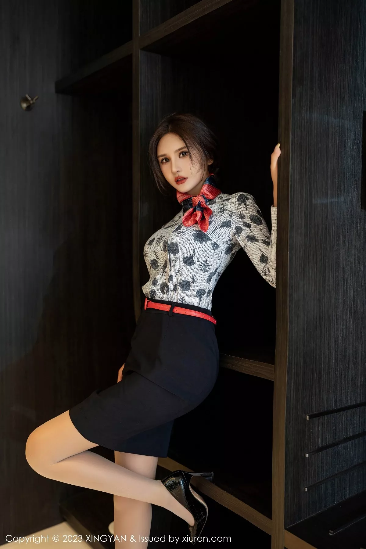 [XINGYAN星颜社] 2023.11.29 VOL.219 Emily尹菲 制服美腿 [84P] NO.5