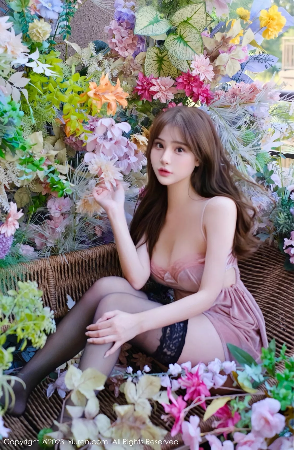 [XiuRen秀人网] 2023.12.04 No.7757 Lavinia肉肉 黑丝美腿 [35P] NO.6