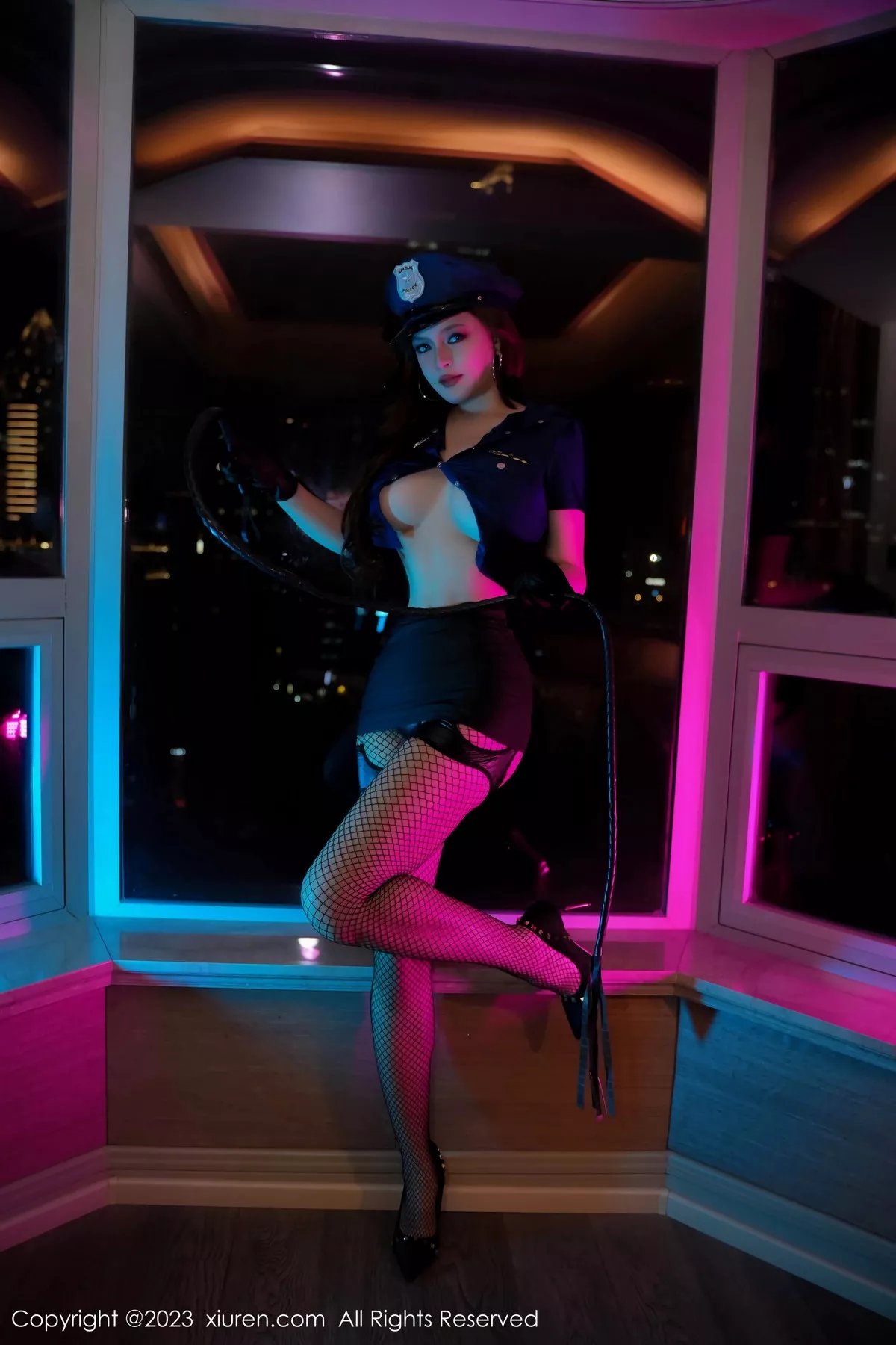 [XiuRen秀人网] 2023.12.06 No.7767 伊丽莎有点白 美臀制服 [54P] NO.2