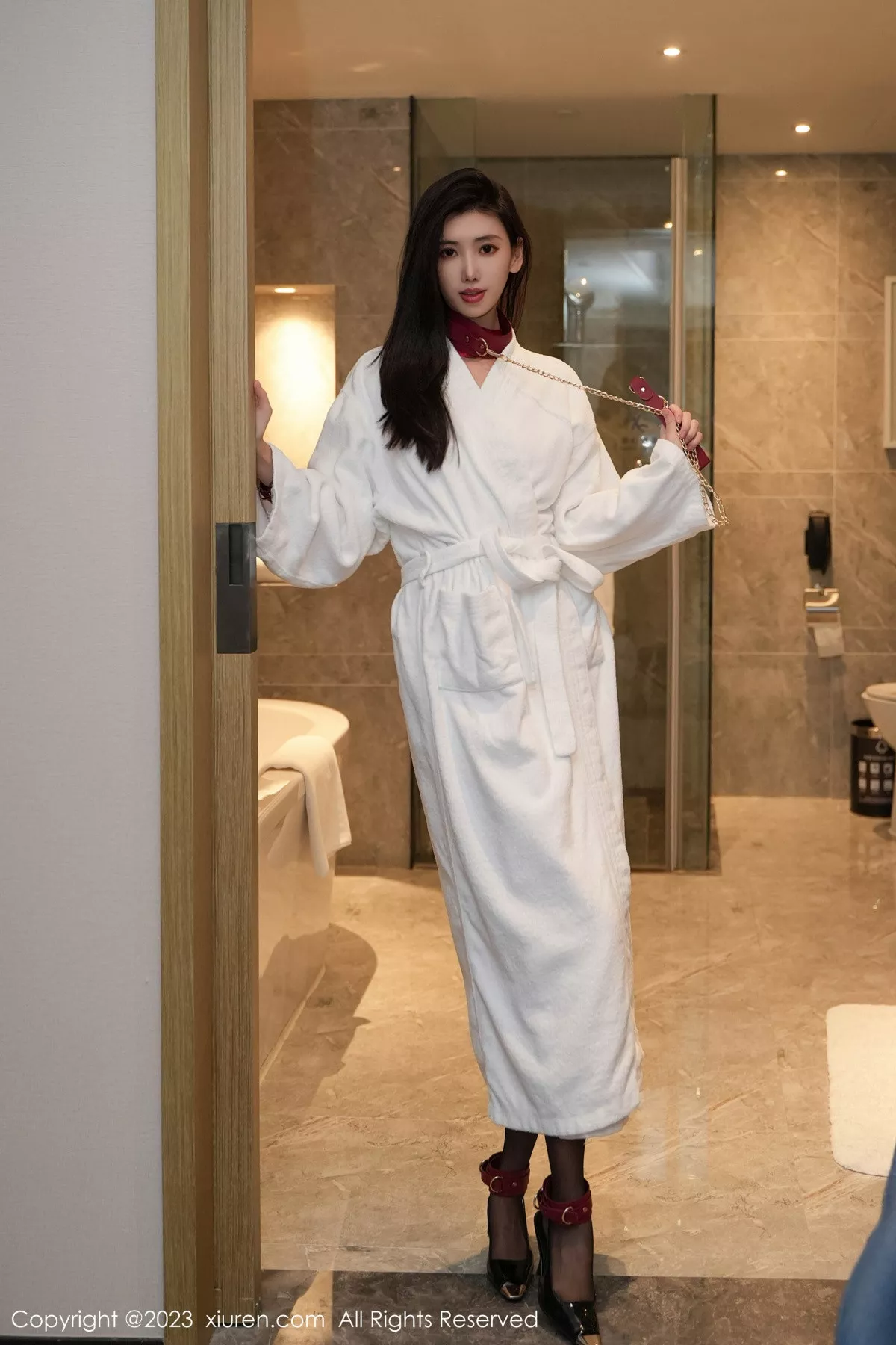 [XiuRen秀人网] 2023.12.08 No.7783 章芃芃 黑丝美腿 [66P] NO.7