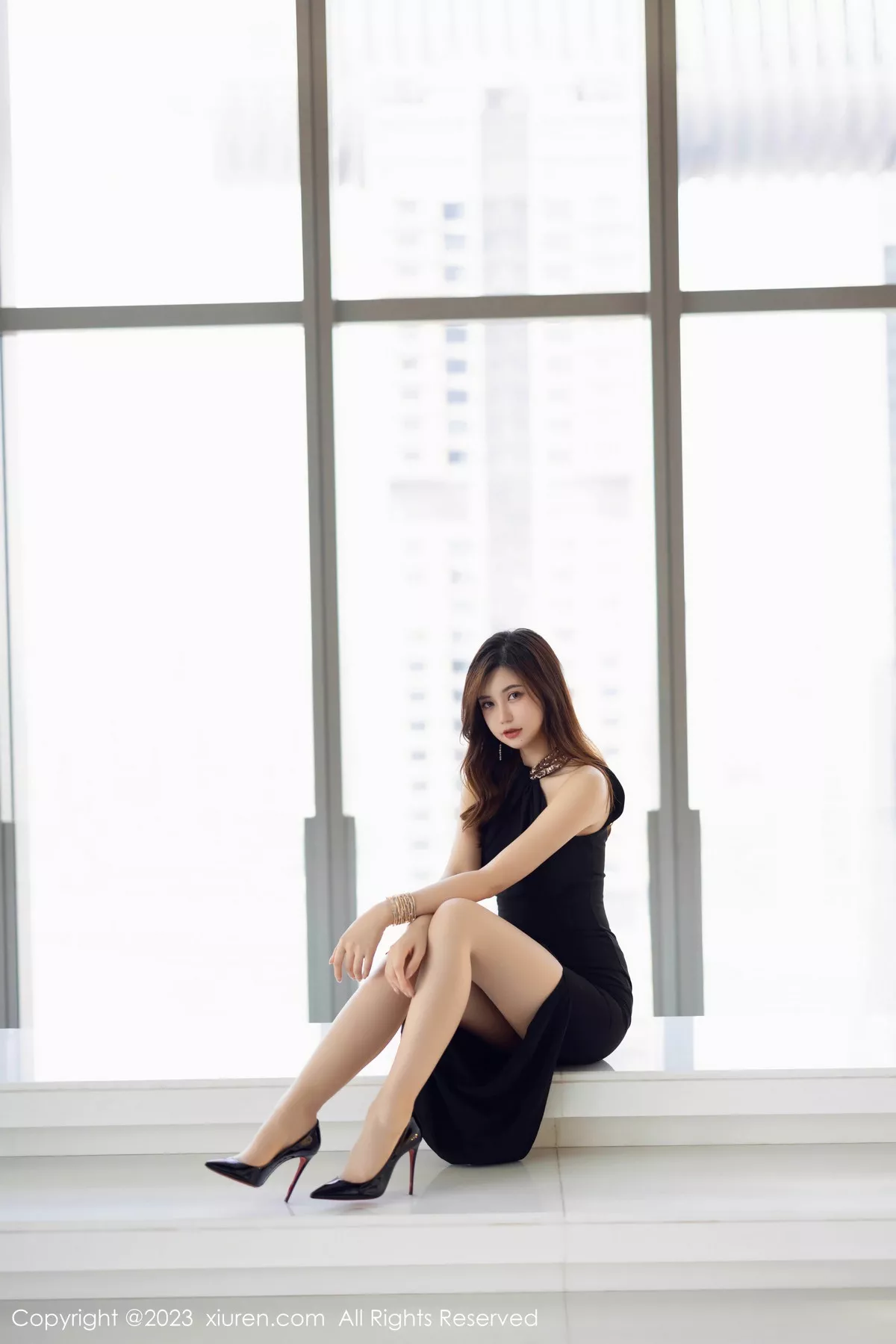 [XiuRen秀人网] 2023.12.08 No.7782 绮里嘉ula 美腿礼裙 [83P] NO.7