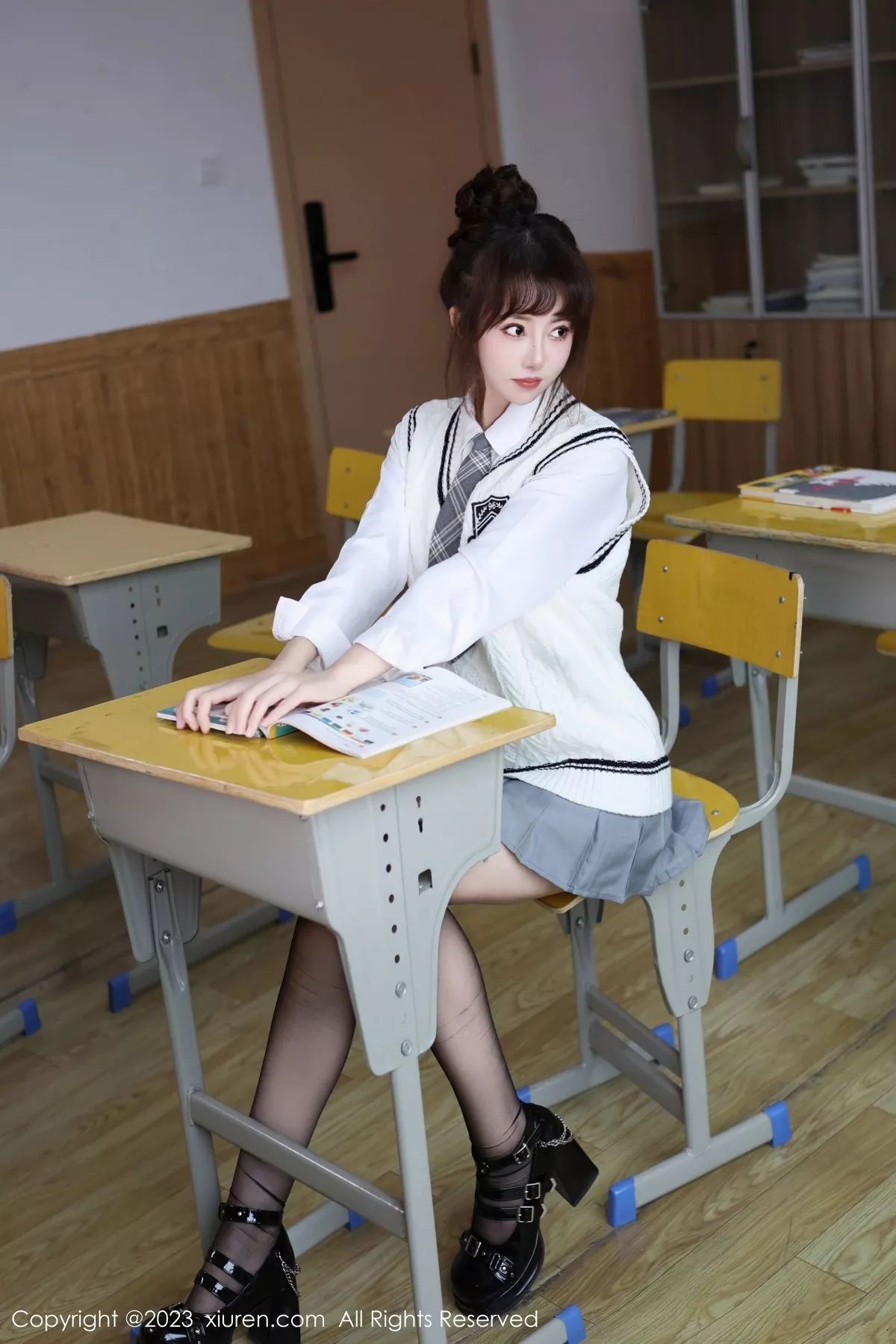 [XiuRen秀人网] 2023.11.24 No.7712 白笑笑 黑丝美腿 [87P] NO.2