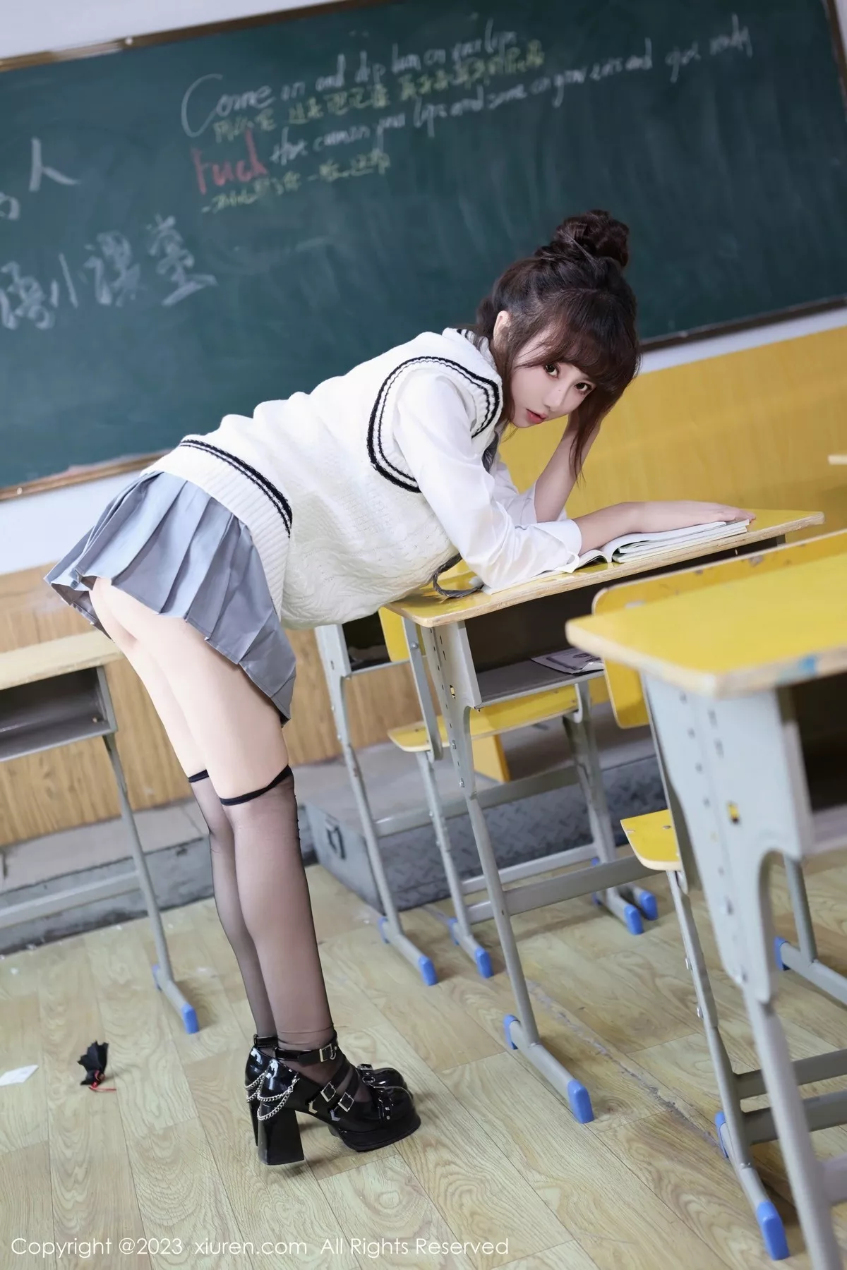 [XiuRen秀人网] 2023.11.24 No.7712 白笑笑 黑丝美腿 [87P] NO.12