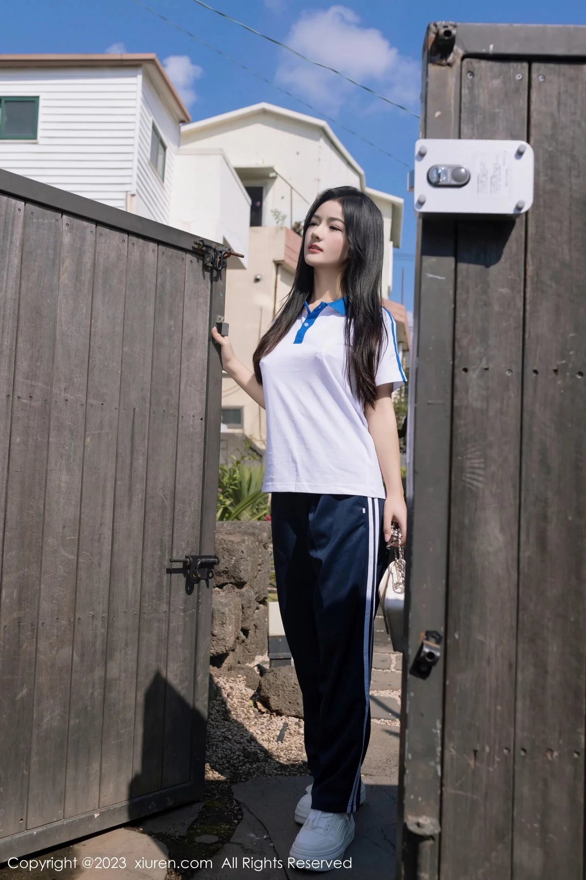 [XiuRen秀人网] 2023.12.27 No.7876 谭小灵 制服美腿 [85P] NO.1