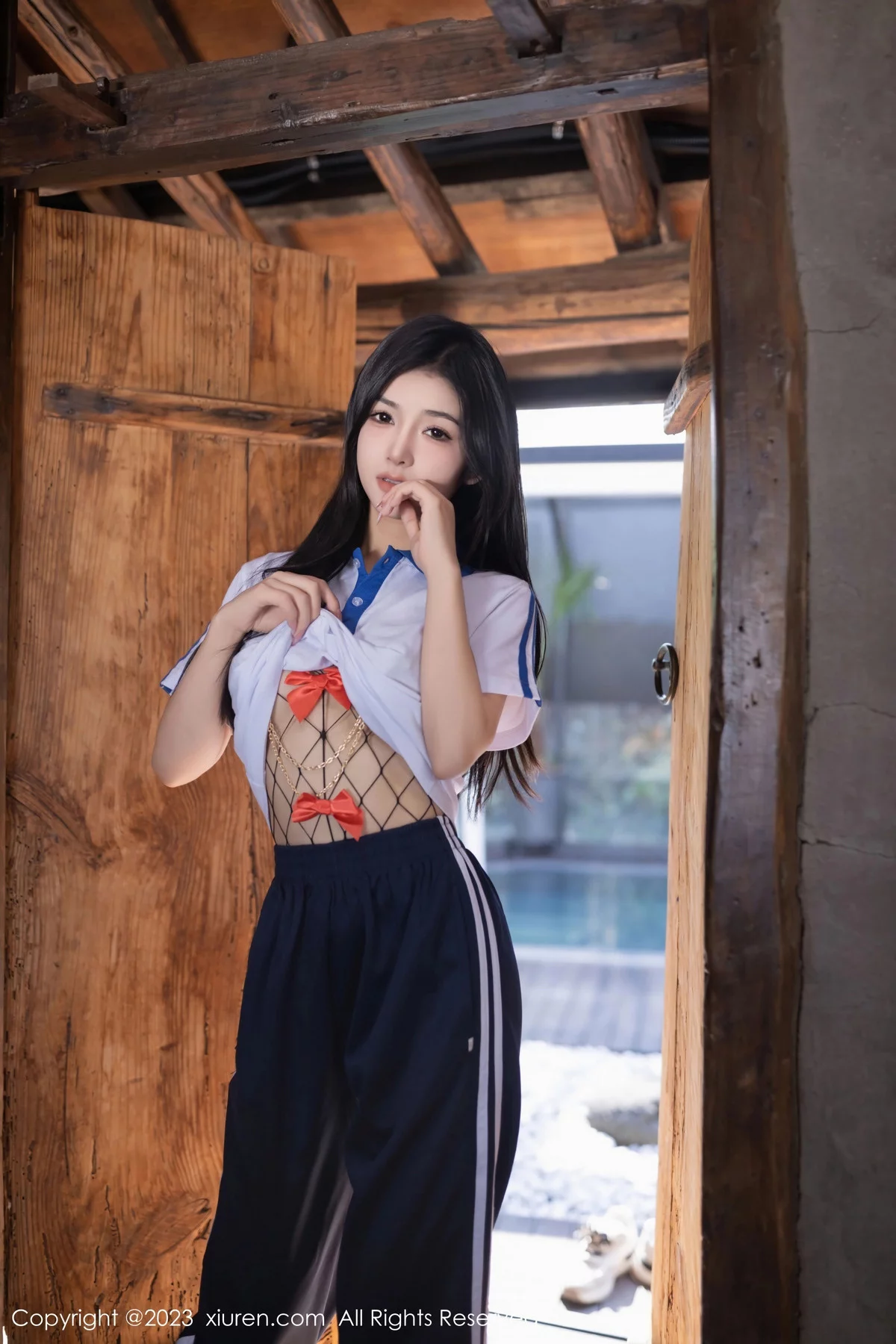 [XiuRen秀人网] 2023.12.27 No.7876 谭小灵 制服美腿 [85P] NO.6