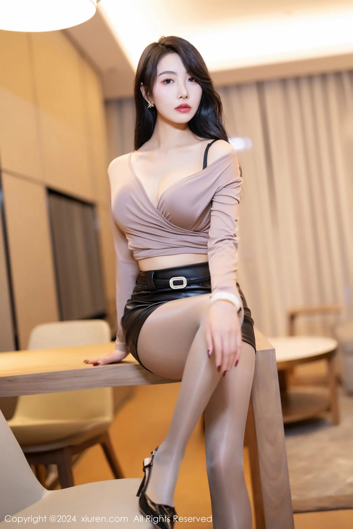 [XiuRen秀人网] 2024.01.02 No.7897 苏苏阿 灰丝美腿 [84P] NO.11