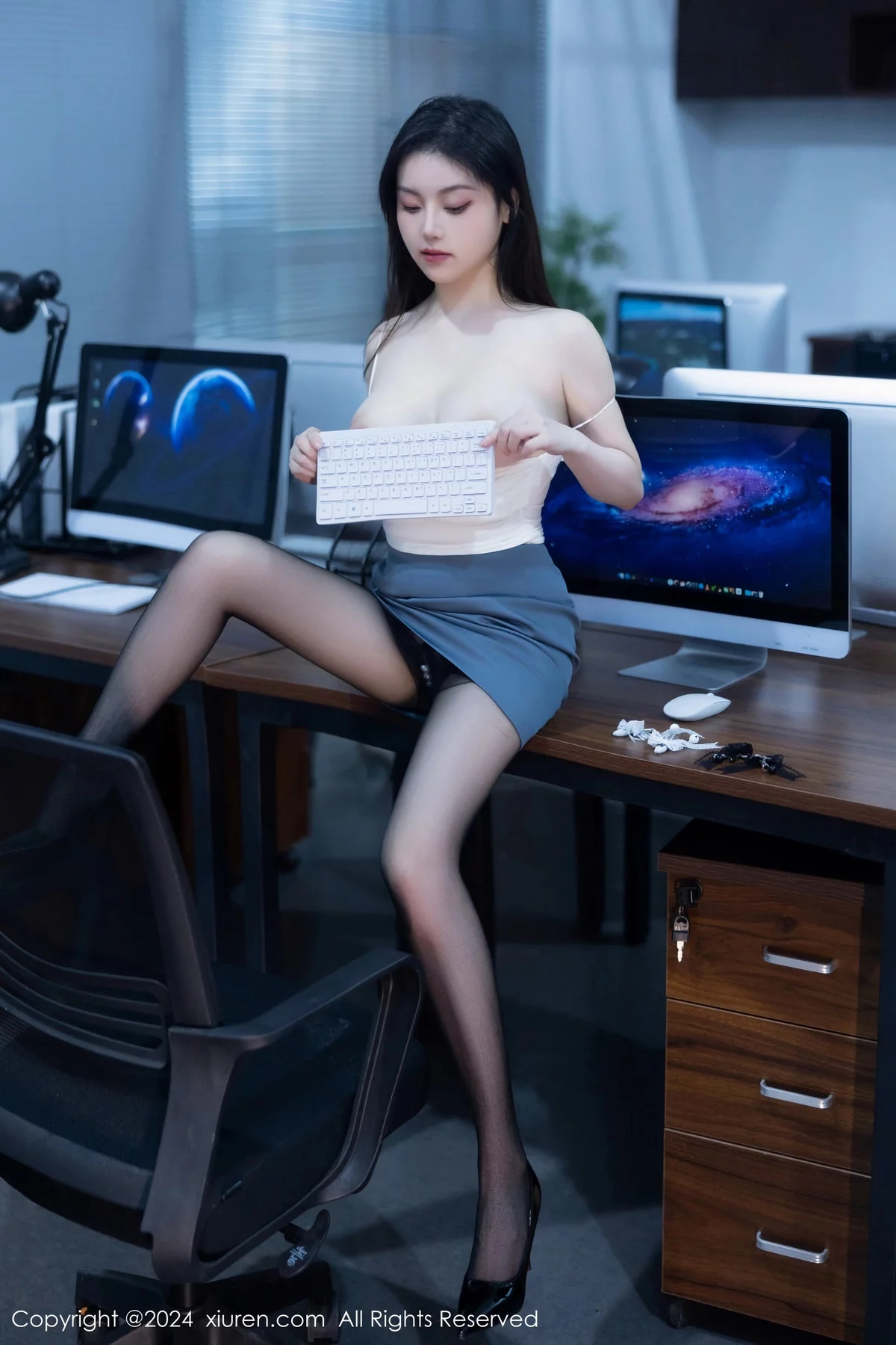 [XiuRen秀人网] 2024.01.05 No.7923 豆瓣酱 OL丝袜 [104P] NO.6