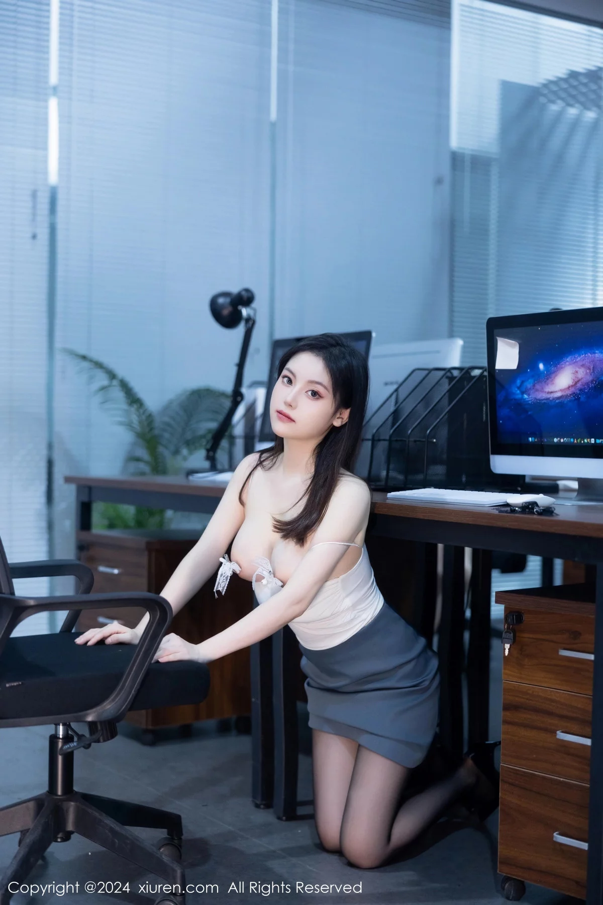 [XiuRen秀人网] 2024.01.05 No.7923 豆瓣酱 OL丝袜 [104P] NO.1