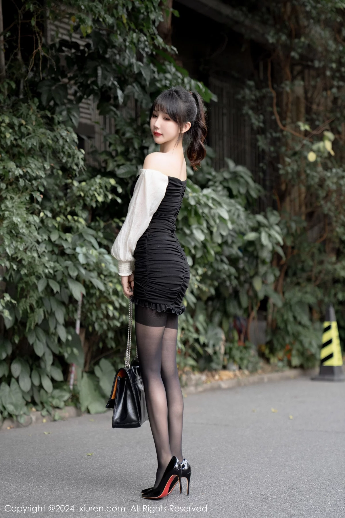 [XiuRen秀人网] 2024.01.09 No.7930 波巧酱 黑丝美臀 [86P] NO.9