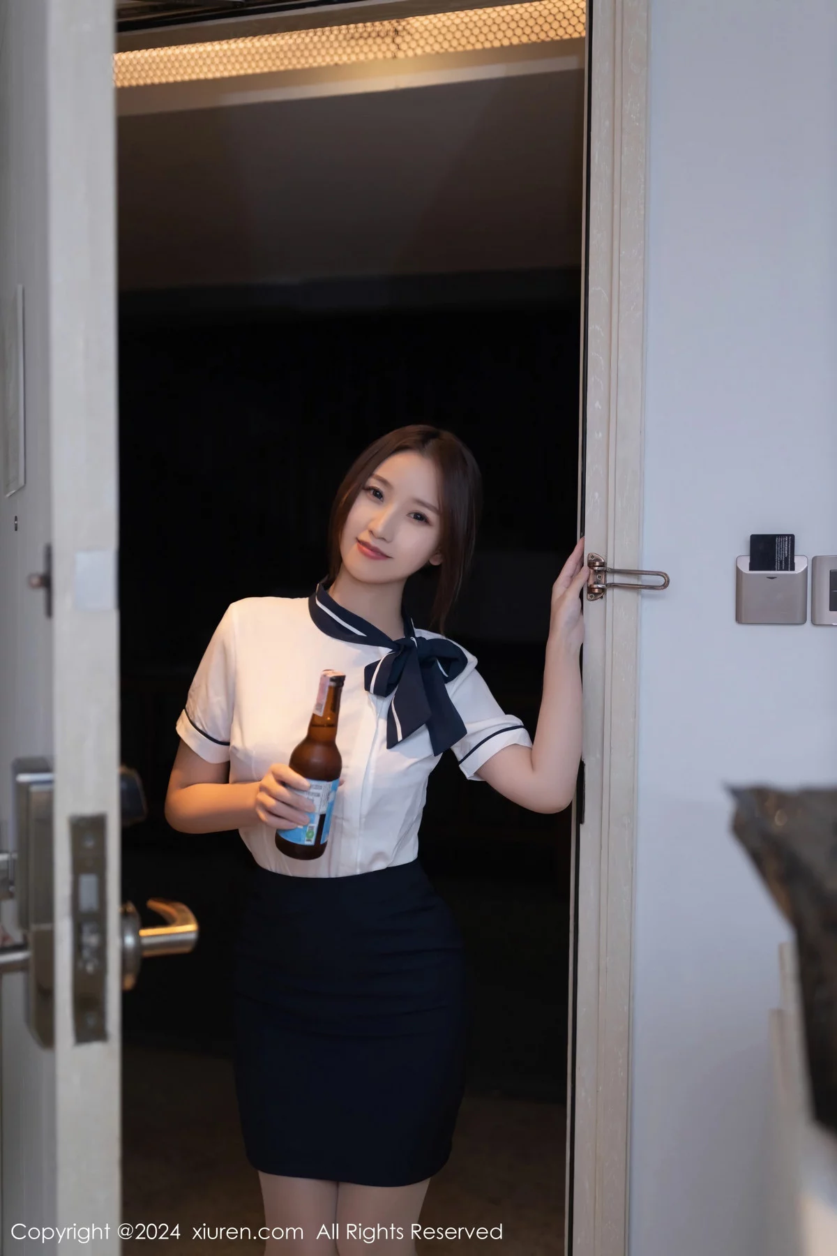 [XiuRen秀人网] 2024.01.10 No.7938 杏子Yada 短裙美腿 [86P] NO.2