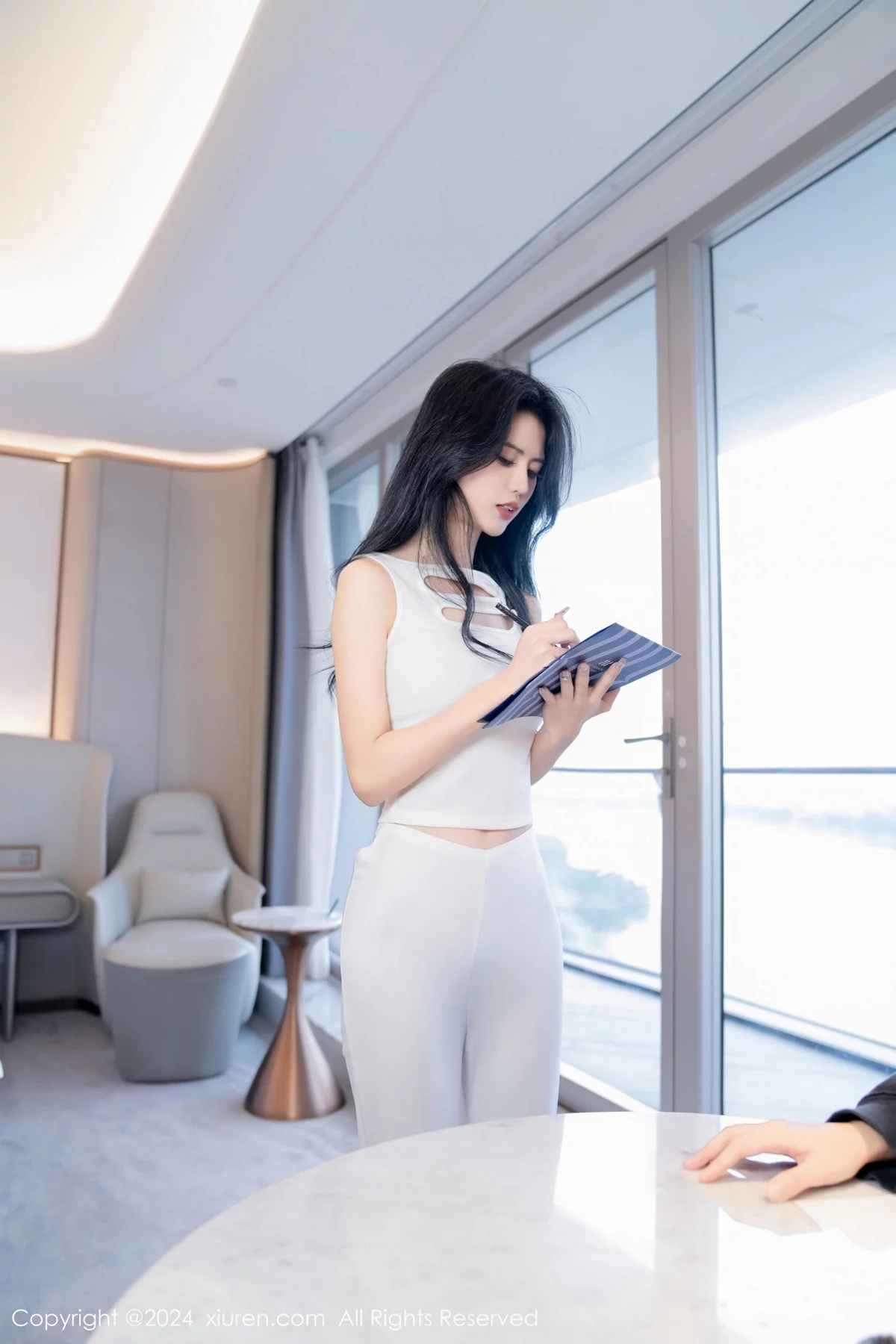 [XiuRen秀人网] 2024.01.10 No.7937 浅浅Danny 美腿妩媚 [82P] NO.1