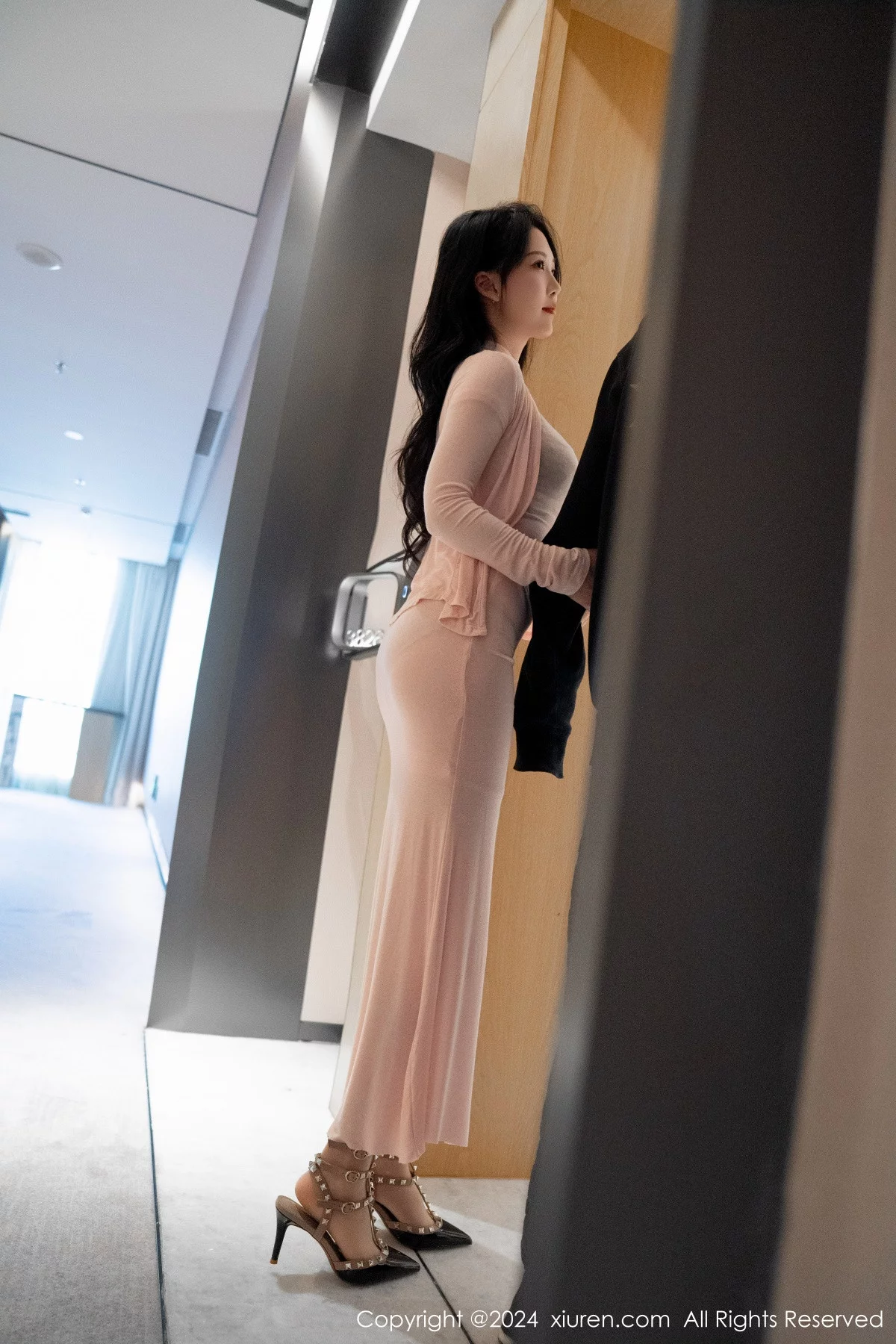 [XiuRen秀人网] 2024.01.11 No.7945 利世 丝袜美腿 [96P] NO.1