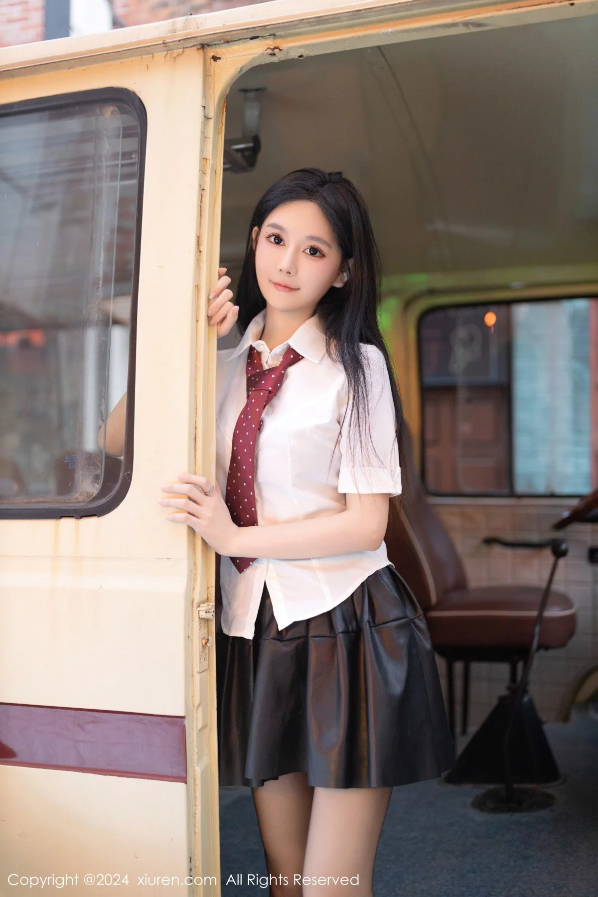 [XiuRen秀人网] 2024.01.12 No.7957 幼幼 美腿短裙 [80P] NO.5