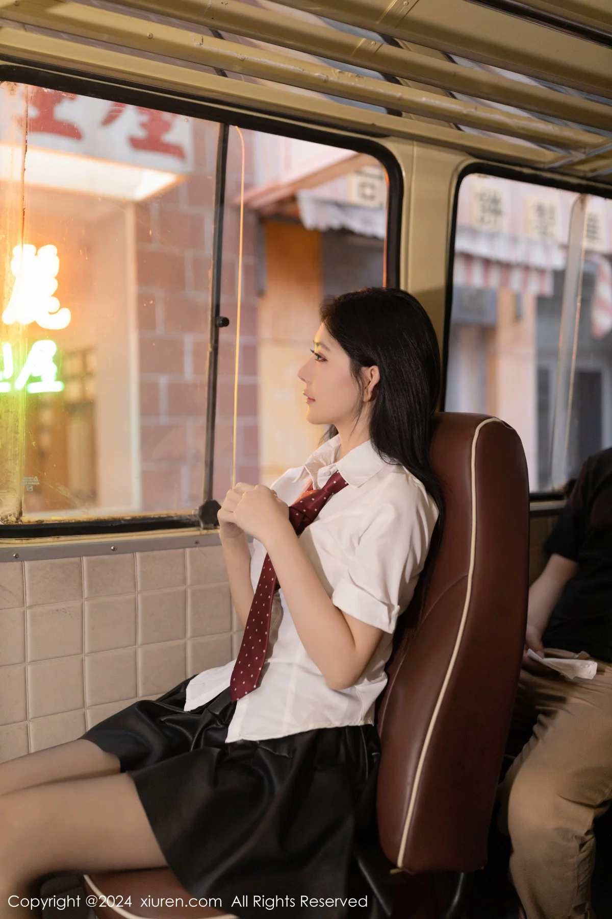 [XiuRen秀人网] 2024.01.12 No.7957 幼幼 美腿短裙 [80P] NO.7