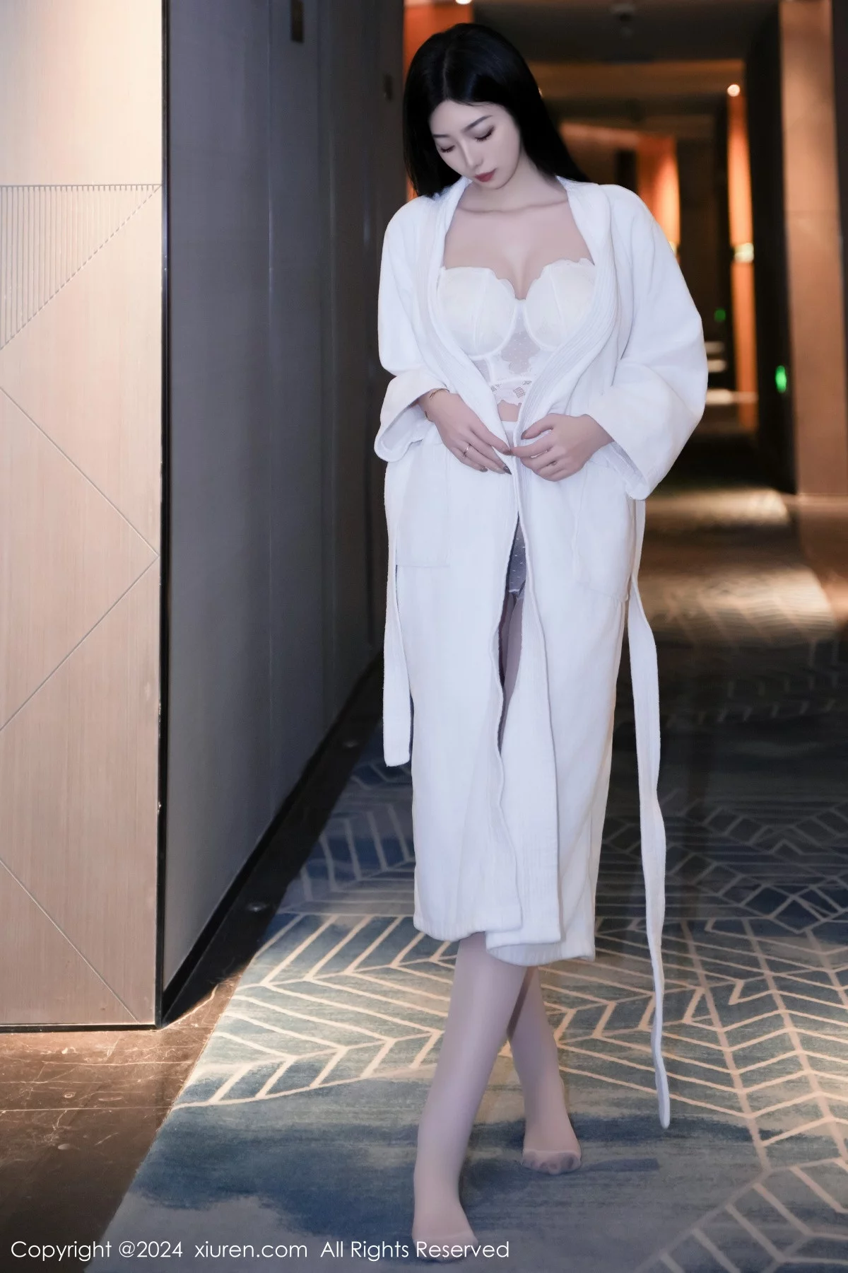 [XiuRen秀人网] 2024.01.15 No.7960 安琪Yee 睡袍美腿 [64P] NO.7