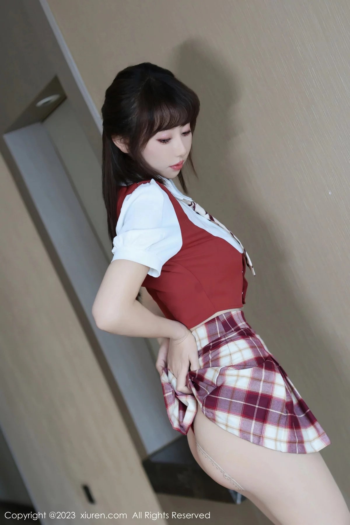 [XiuRen秀人网] 2023.12.22 No.7851 金tiao 制服美腿 [77P] NO.12