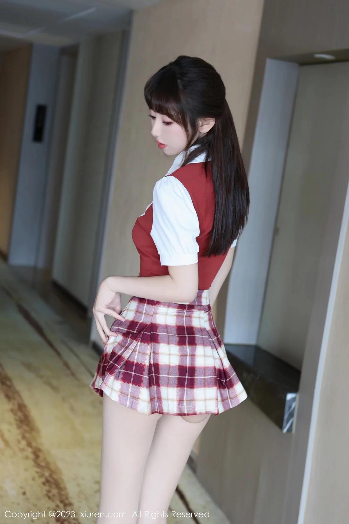 [XiuRen秀人网] 2023.12.22 No.7851 金tiao 制服美腿 [77P] NO.8