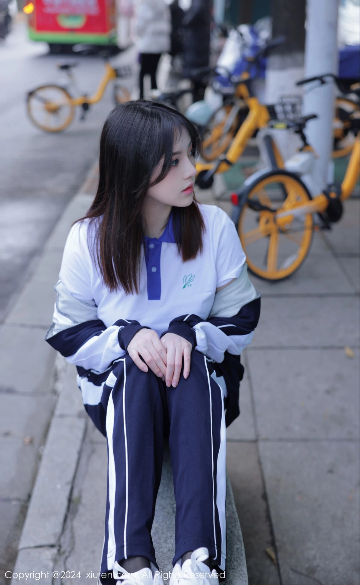 [XiuRen秀人网] 2024.01.19 No.7994 豆瓣酱 制服美臀 [84P] NO.8